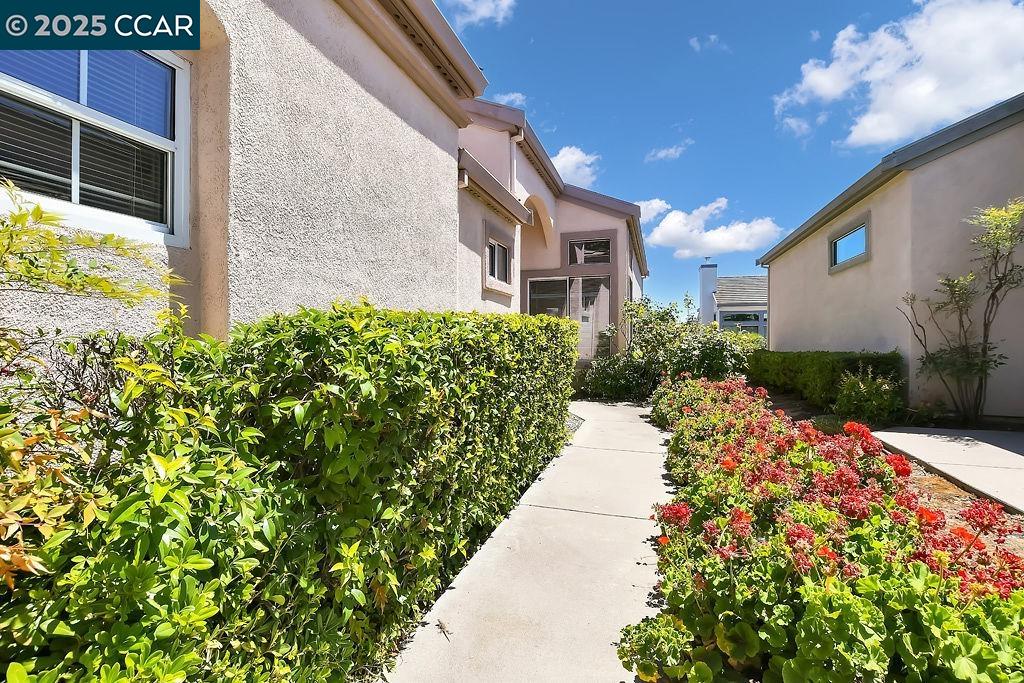 Detail Gallery Image 8 of 40 For 1570 Crispin Dr, Brentwood,  CA 94513 - 2 Beds | 2 Baths