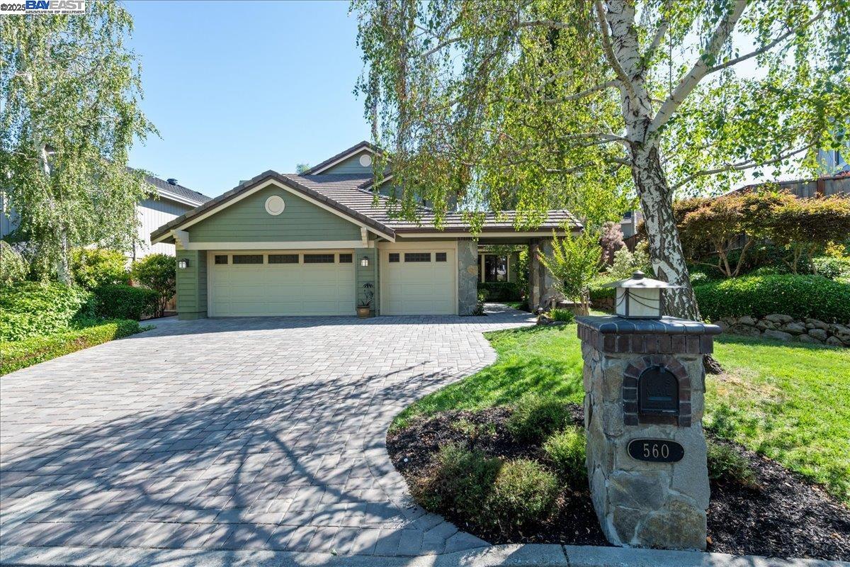 Detail Gallery Image 2 of 48 For 560 Buttonwood Dr, Danville,  CA 94506 - 4 Beds | 3 Baths