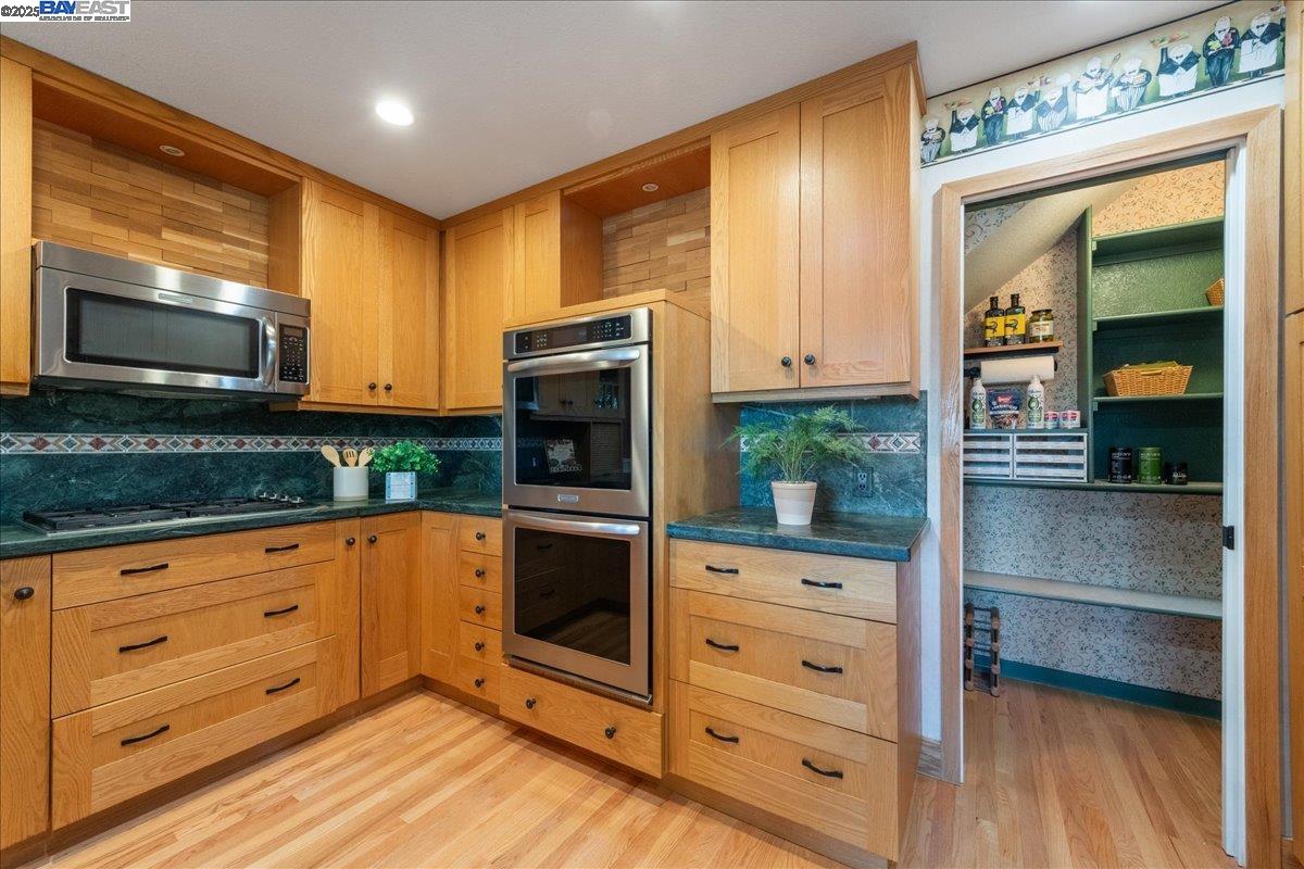 Detail Gallery Image 14 of 48 For 560 Buttonwood Dr, Danville,  CA 94506 - 4 Beds | 3 Baths