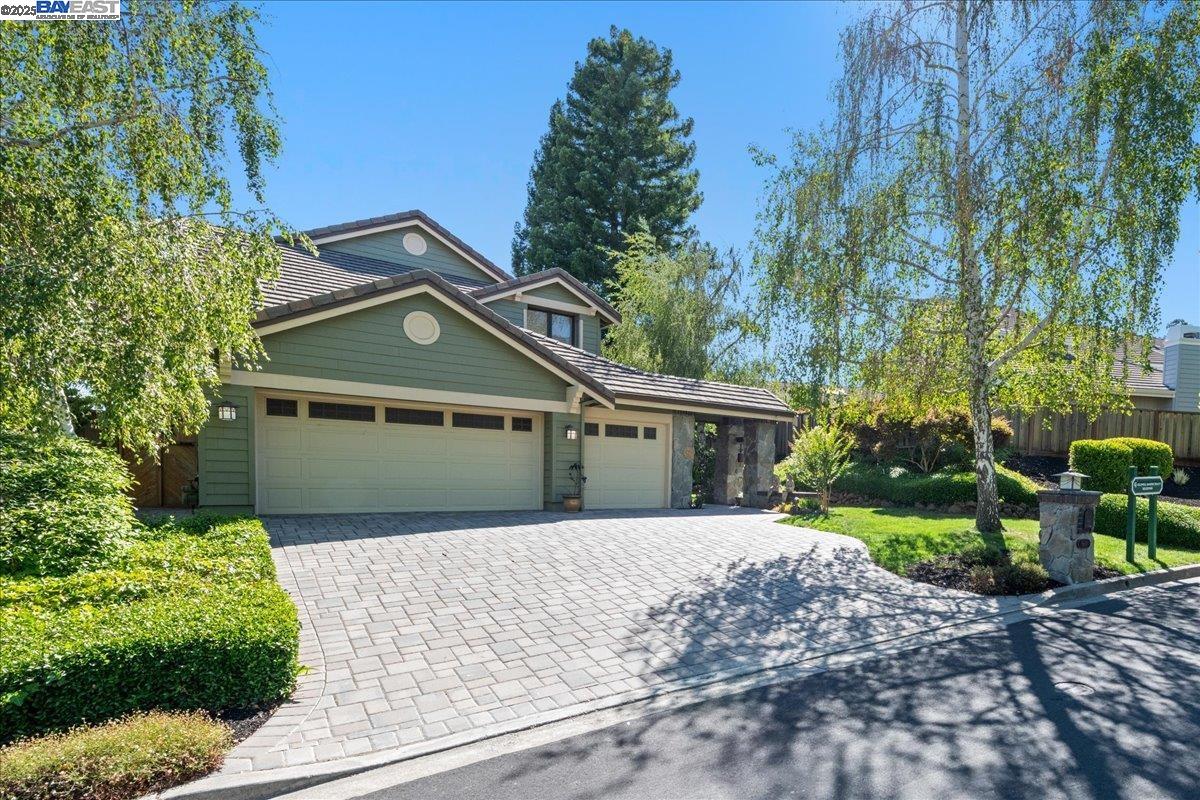 Detail Gallery Image 3 of 48 For 560 Buttonwood Dr, Danville,  CA 94506 - 4 Beds | 3 Baths