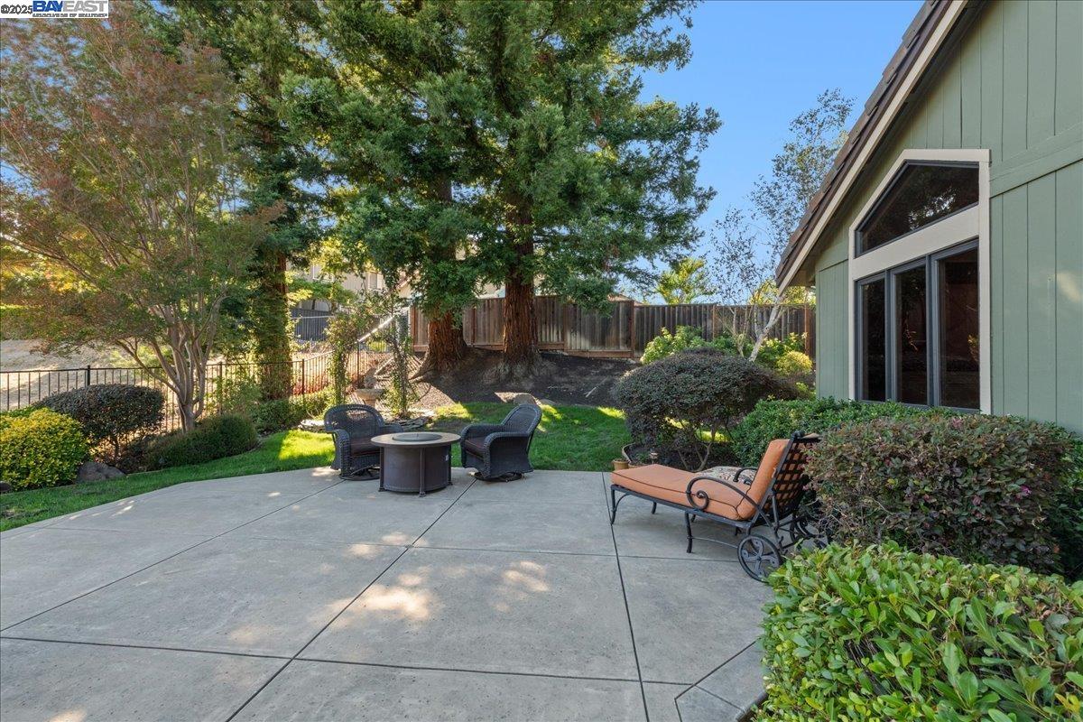 Detail Gallery Image 33 of 48 For 560 Buttonwood Dr, Danville,  CA 94506 - 4 Beds | 3 Baths
