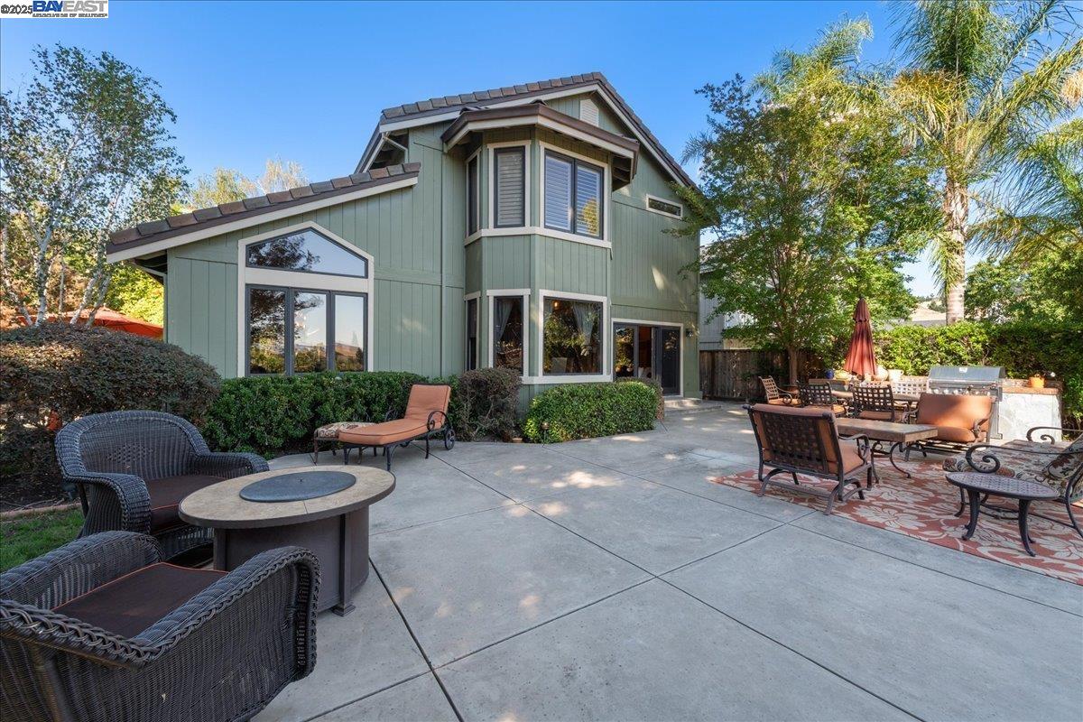 Detail Gallery Image 34 of 48 For 560 Buttonwood Dr, Danville,  CA 94506 - 4 Beds | 3 Baths