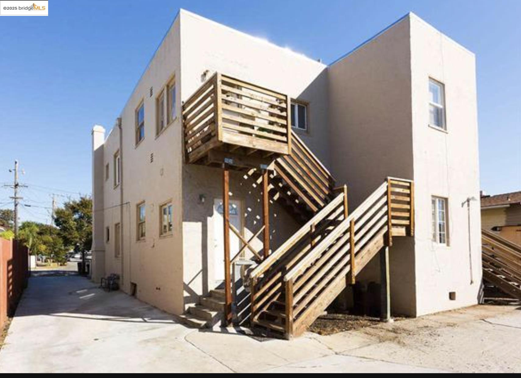 Detail Gallery Image 2 of 9 For 3243 E 23rd St, Oakland,  CA 94601 - – Beds | – Baths