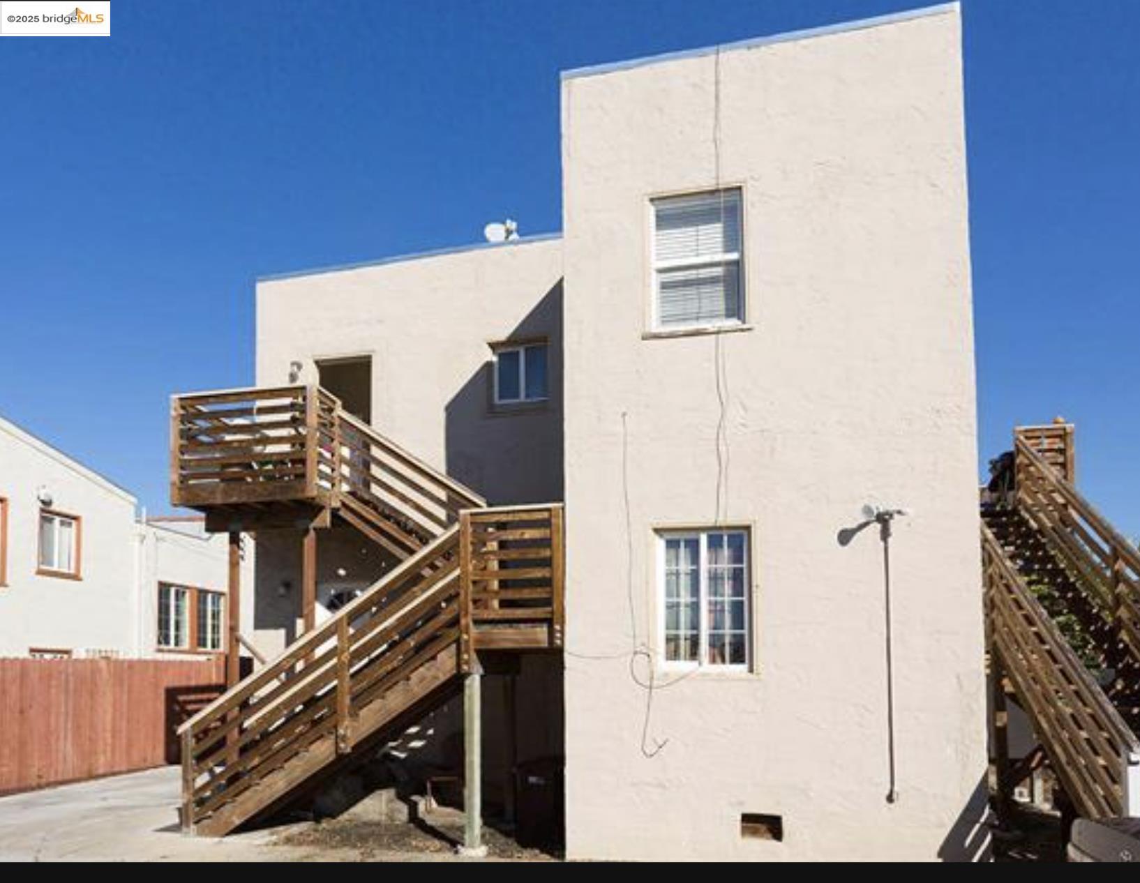 Detail Gallery Image 3 of 9 For 3243 E 23rd St, Oakland,  CA 94601 - – Beds | – Baths