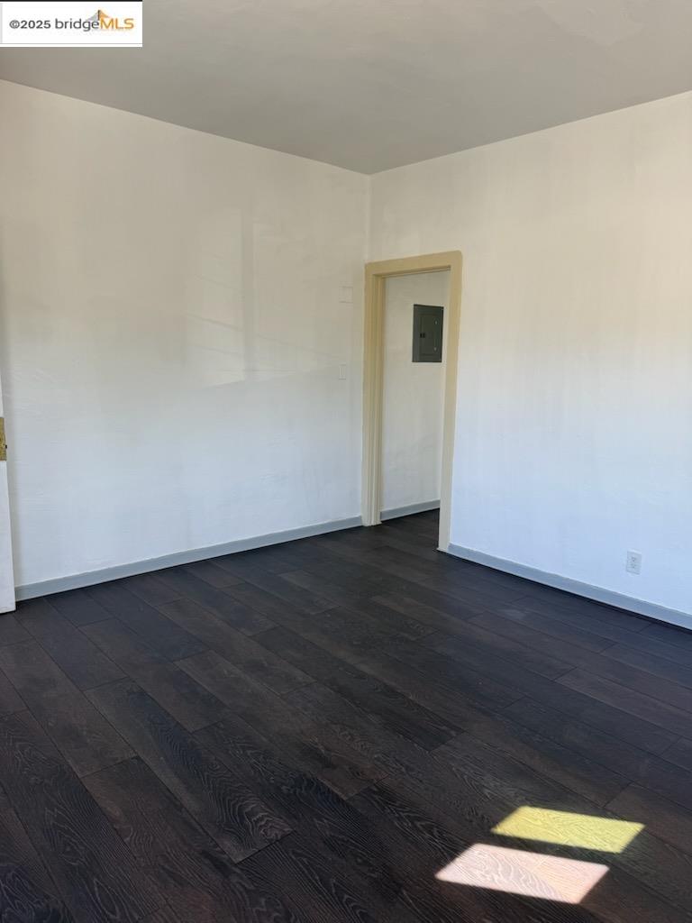 Detail Gallery Image 6 of 9 For 3243 E 23rd St, Oakland,  CA 94601 - – Beds | – Baths
