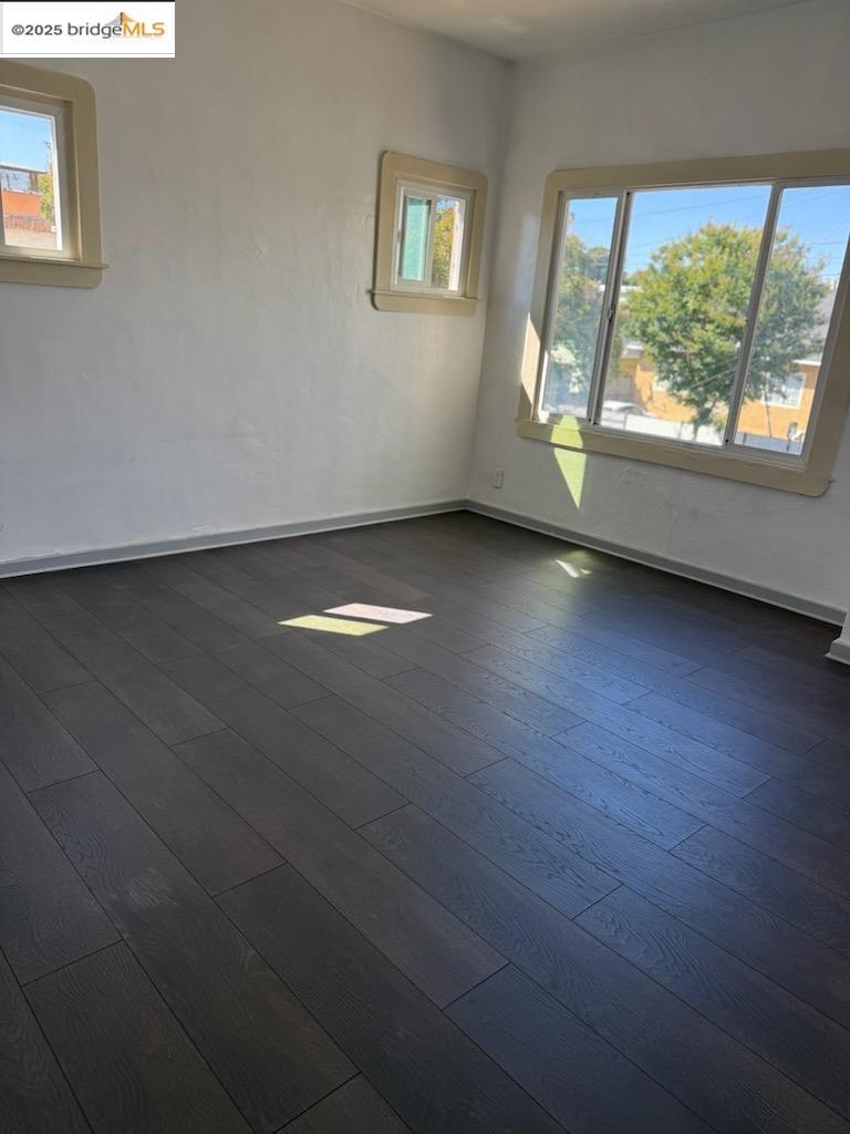 Detail Gallery Image 8 of 9 For 3243 E 23rd St, Oakland,  CA 94601 - – Beds | – Baths