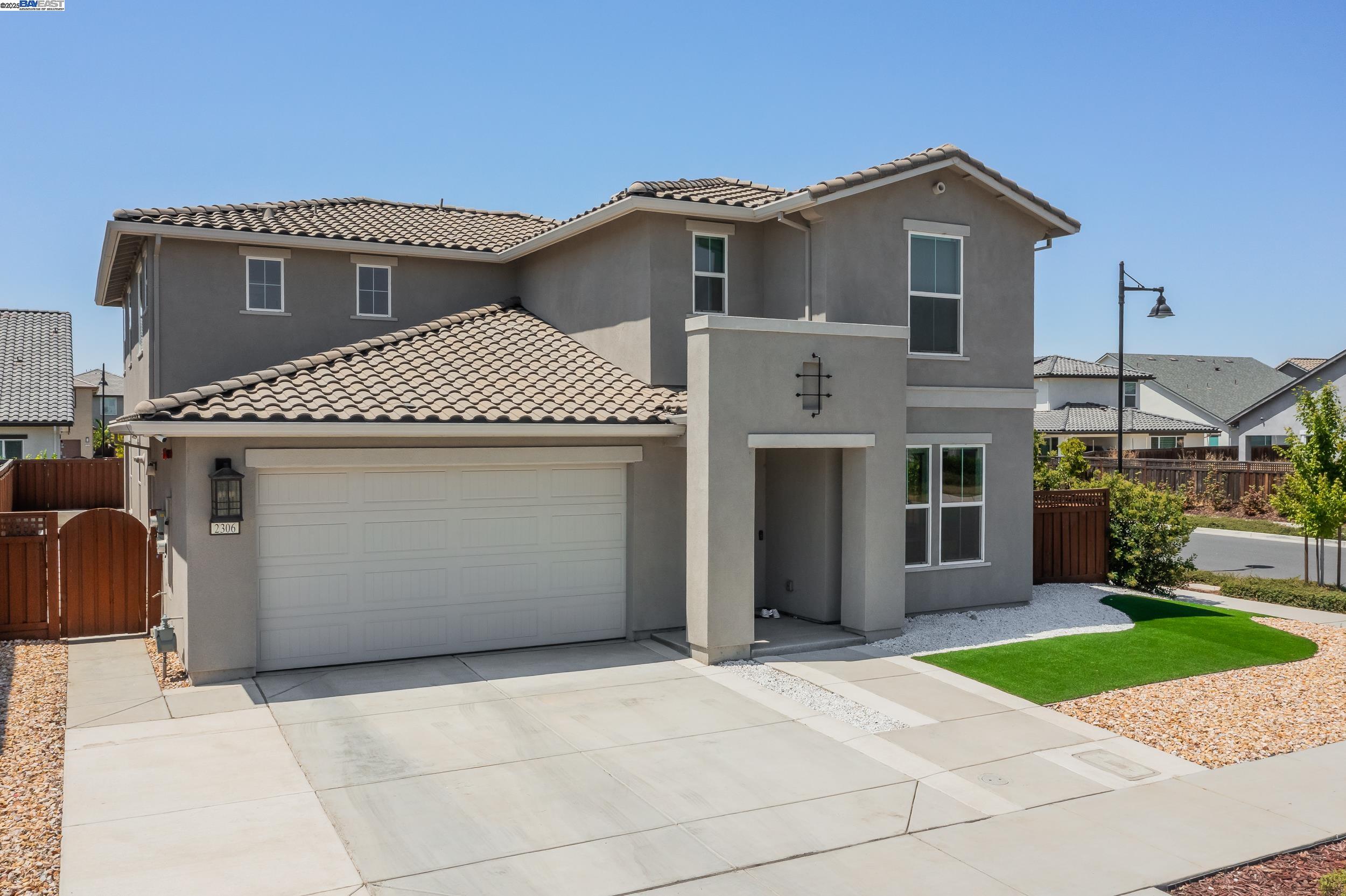 Detail Gallery Image 3 of 41 For 2306 Mozart Avenue, Lathrop,  CA 95330 - 4 Beds | 3 Baths