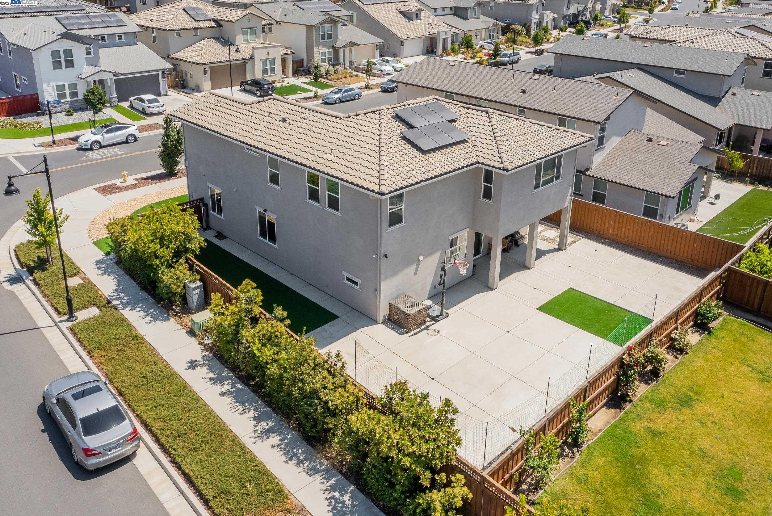 Detail Gallery Image 10 of 41 For 2306 Mozart Avenue, Lathrop,  CA 95330 - 4 Beds | 3 Baths