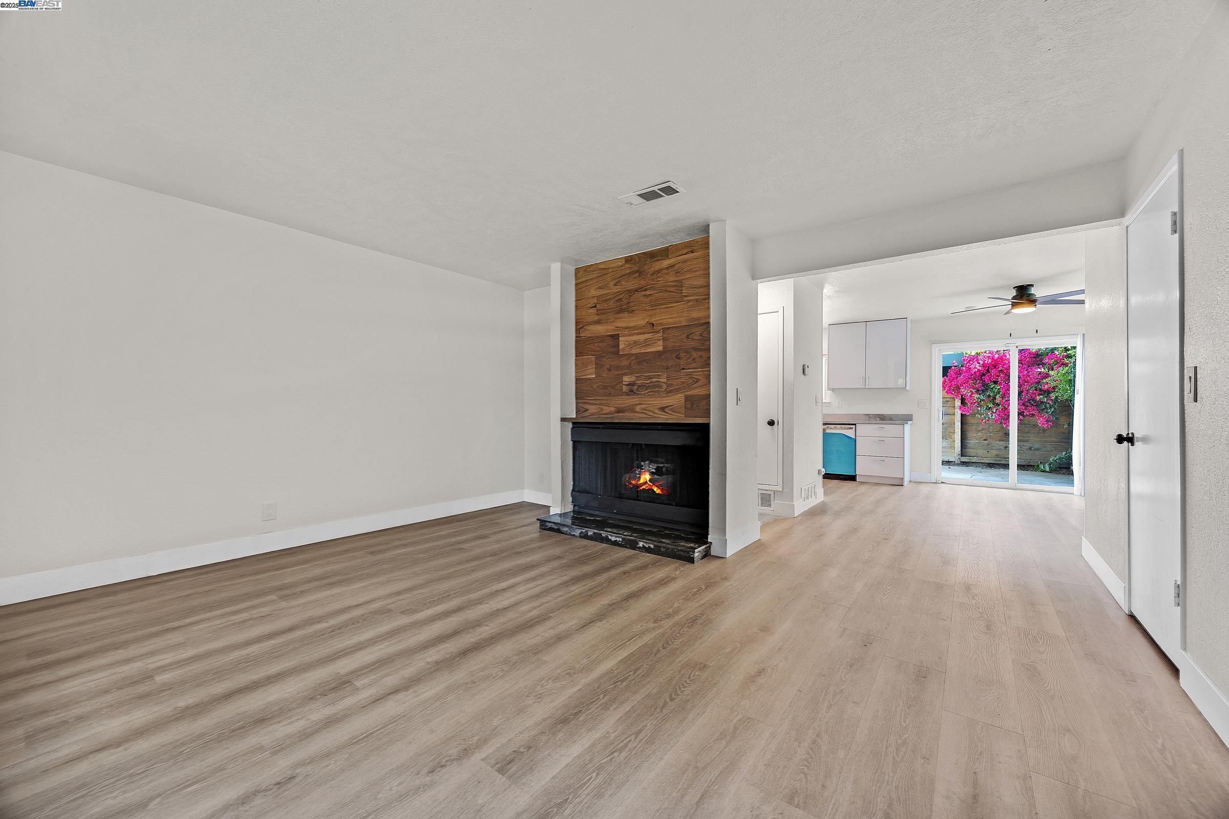Photo #2: 41104258 Listing 