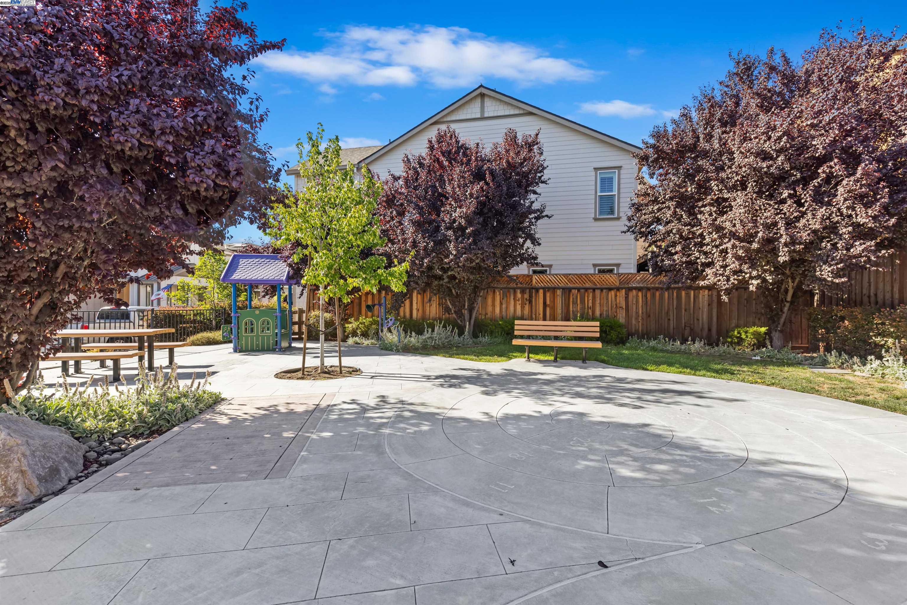 Detail Gallery Image 38 of 45 For 2209 Shiraz Cmn, Livermore,  CA 94550 - 3 Beds | 3 Baths