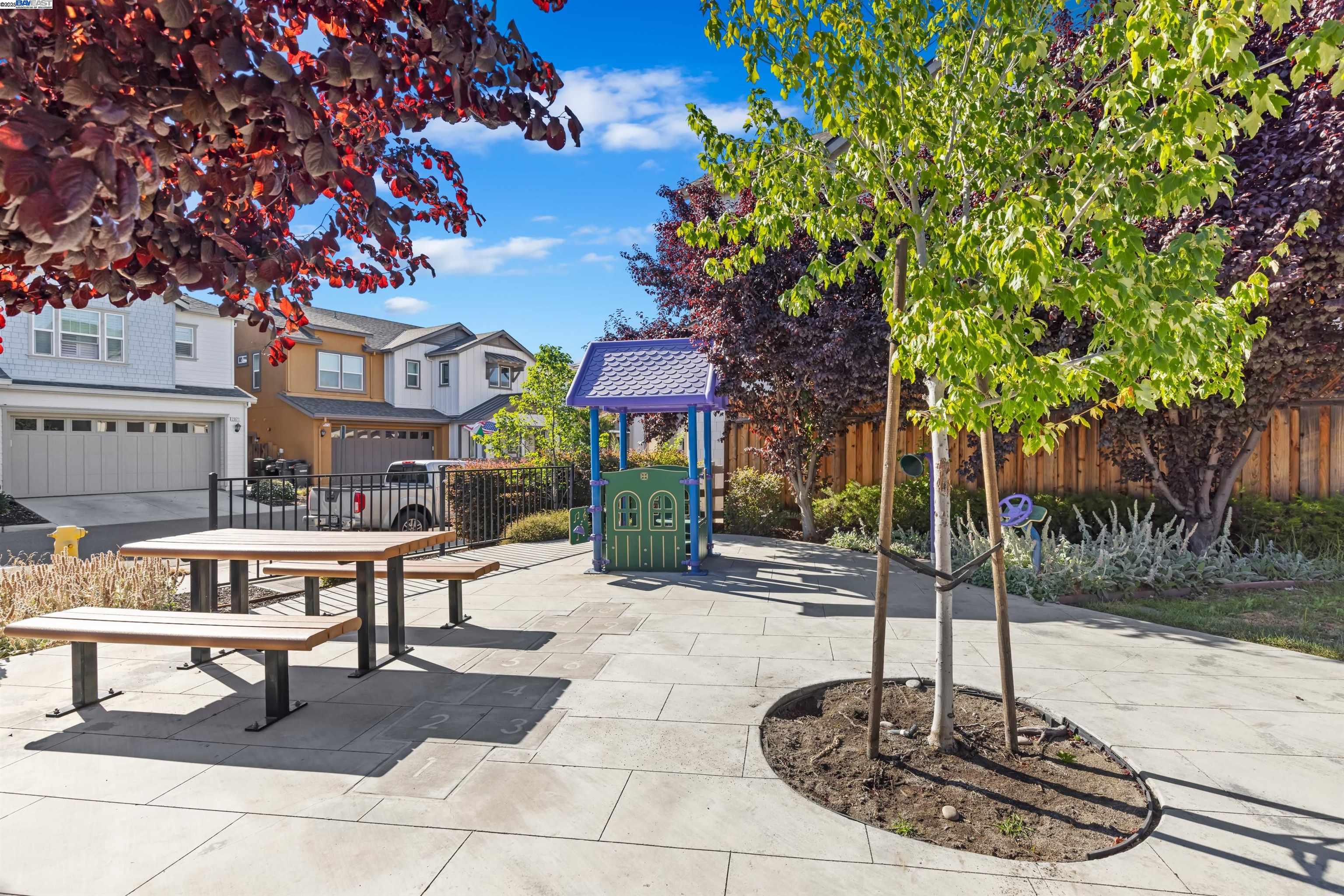 Detail Gallery Image 39 of 45 For 2209 Shiraz Cmn, Livermore,  CA 94550 - 3 Beds | 3 Baths