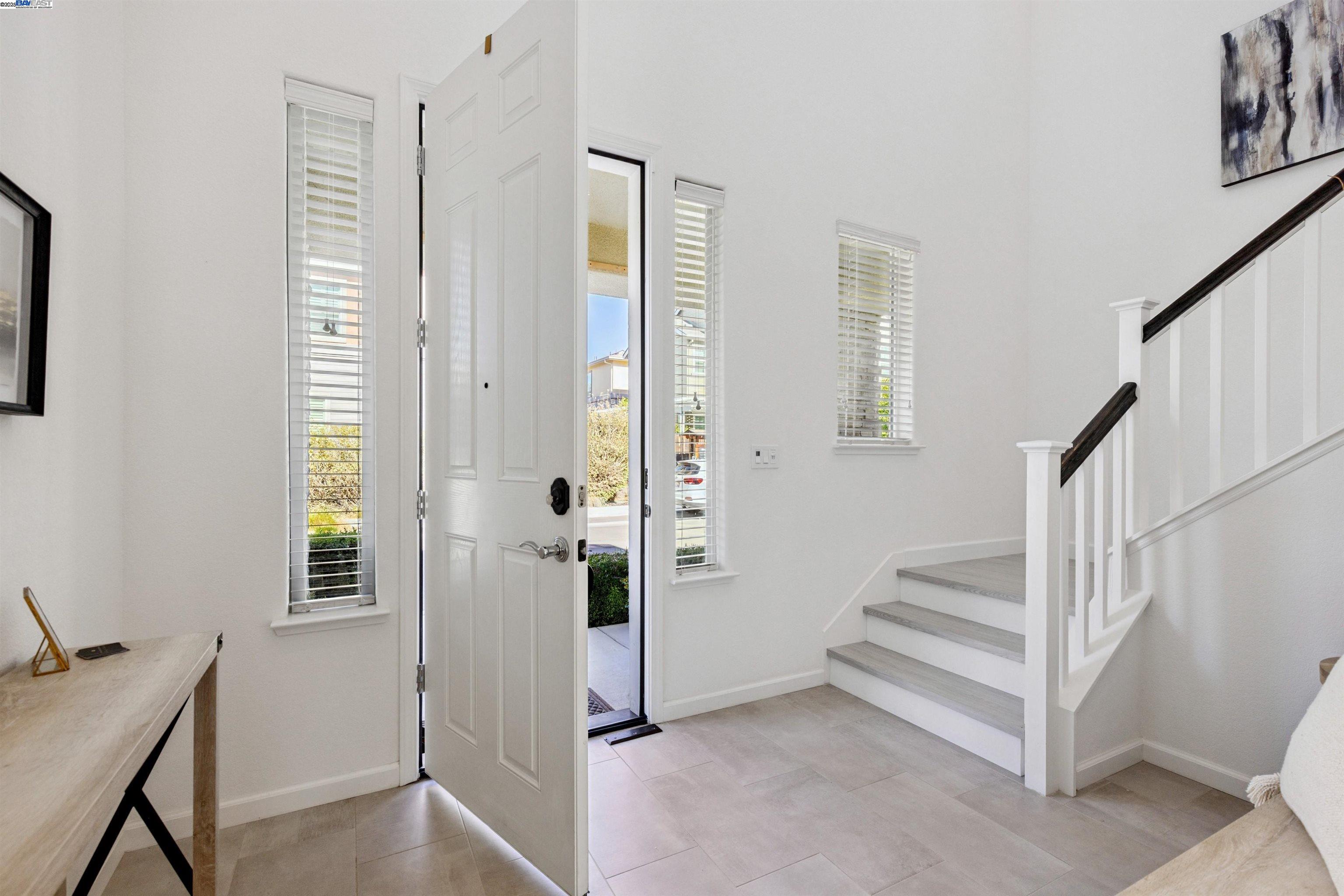 Detail Gallery Image 5 of 45 For 2209 Shiraz Cmn, Livermore,  CA 94550 - 3 Beds | 3 Baths