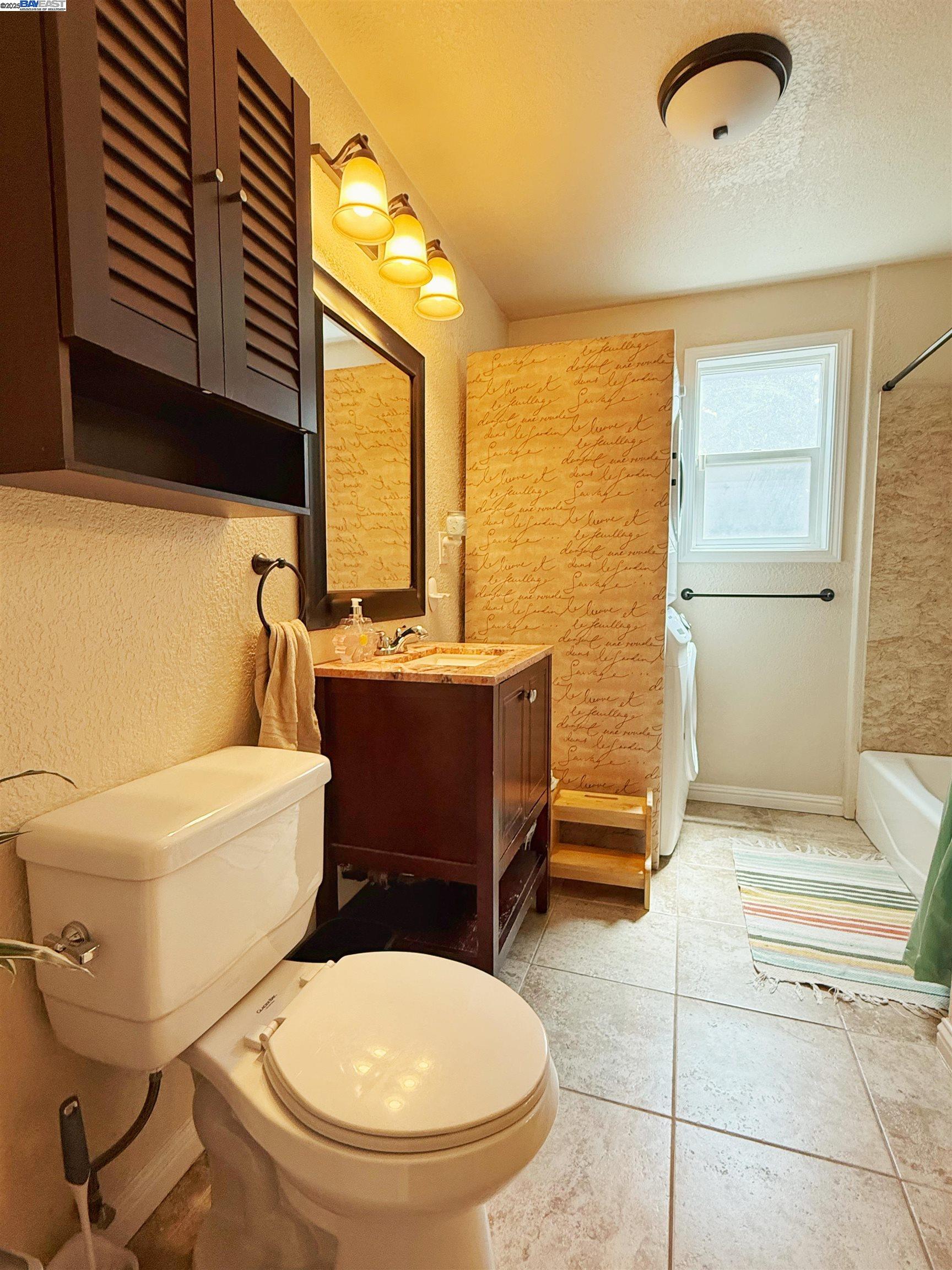 Detail Gallery Image 6 of 20 For 3010 Grant St, Concord,  CA 94520 - 5 Beds | 3 Baths