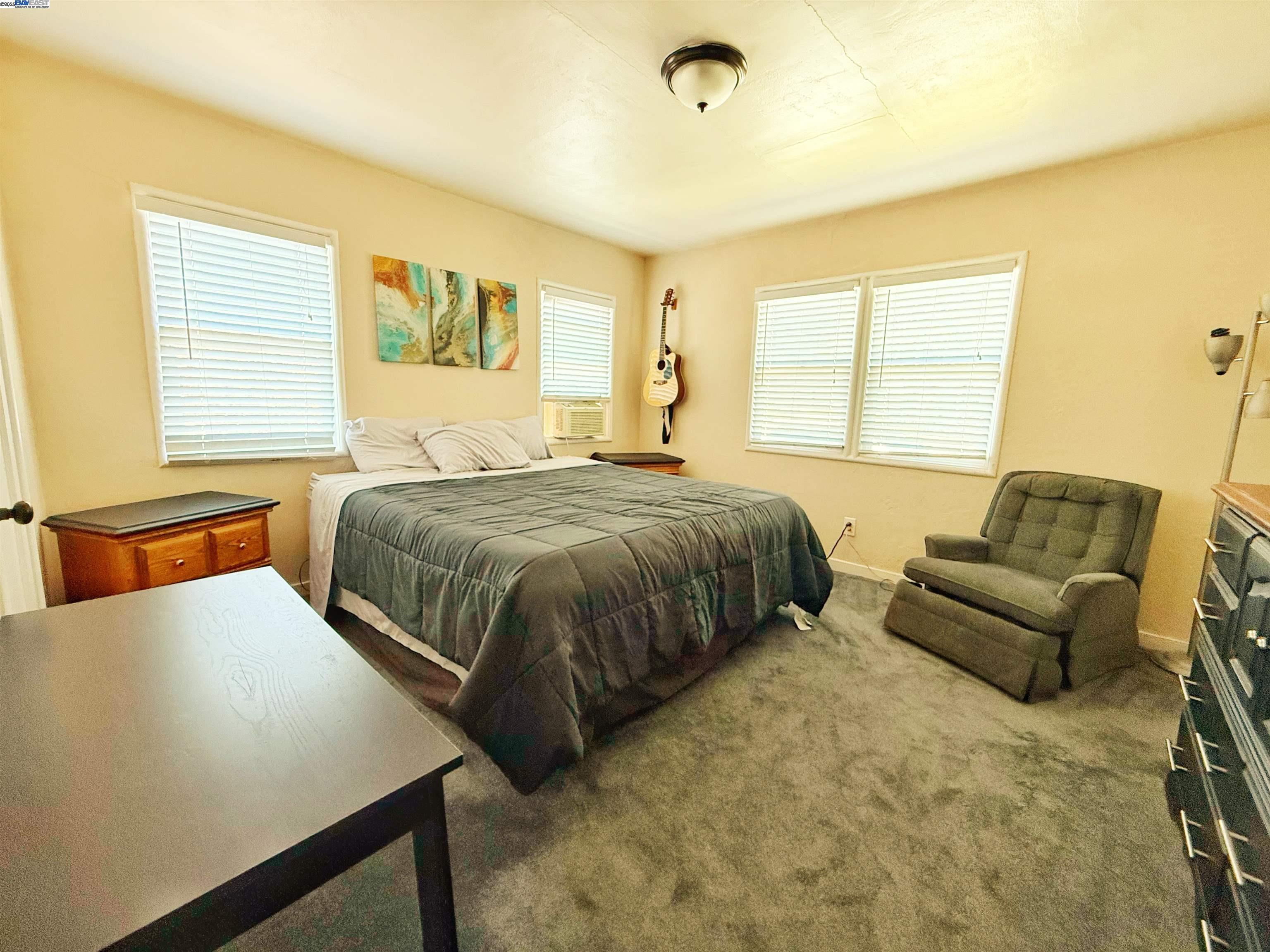 Detail Gallery Image 10 of 20 For 3010 Grant St, Concord,  CA 94520 - 5 Beds | 3 Baths
