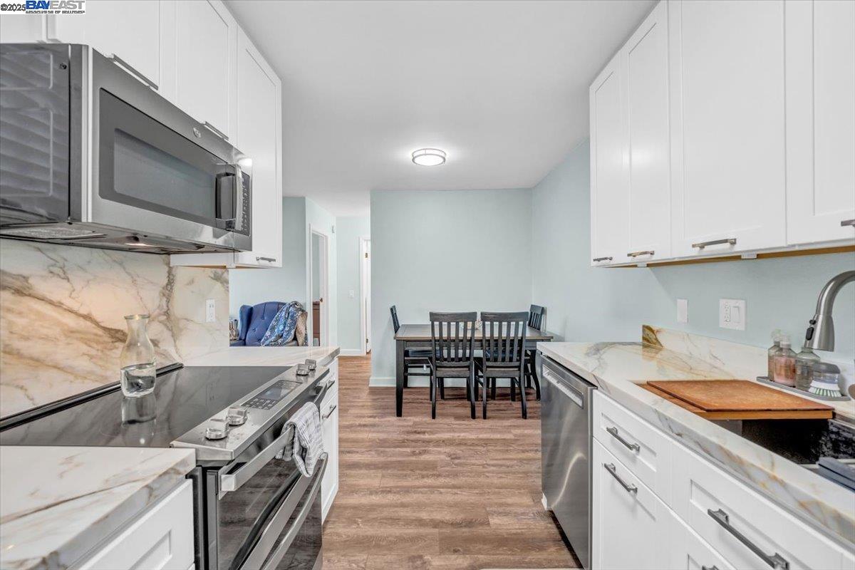 Detail Gallery Image 1 of 22 For 4206 Golden Oaks Ln, Monterey,  CA 93940 - 1 Beds | 1 Baths