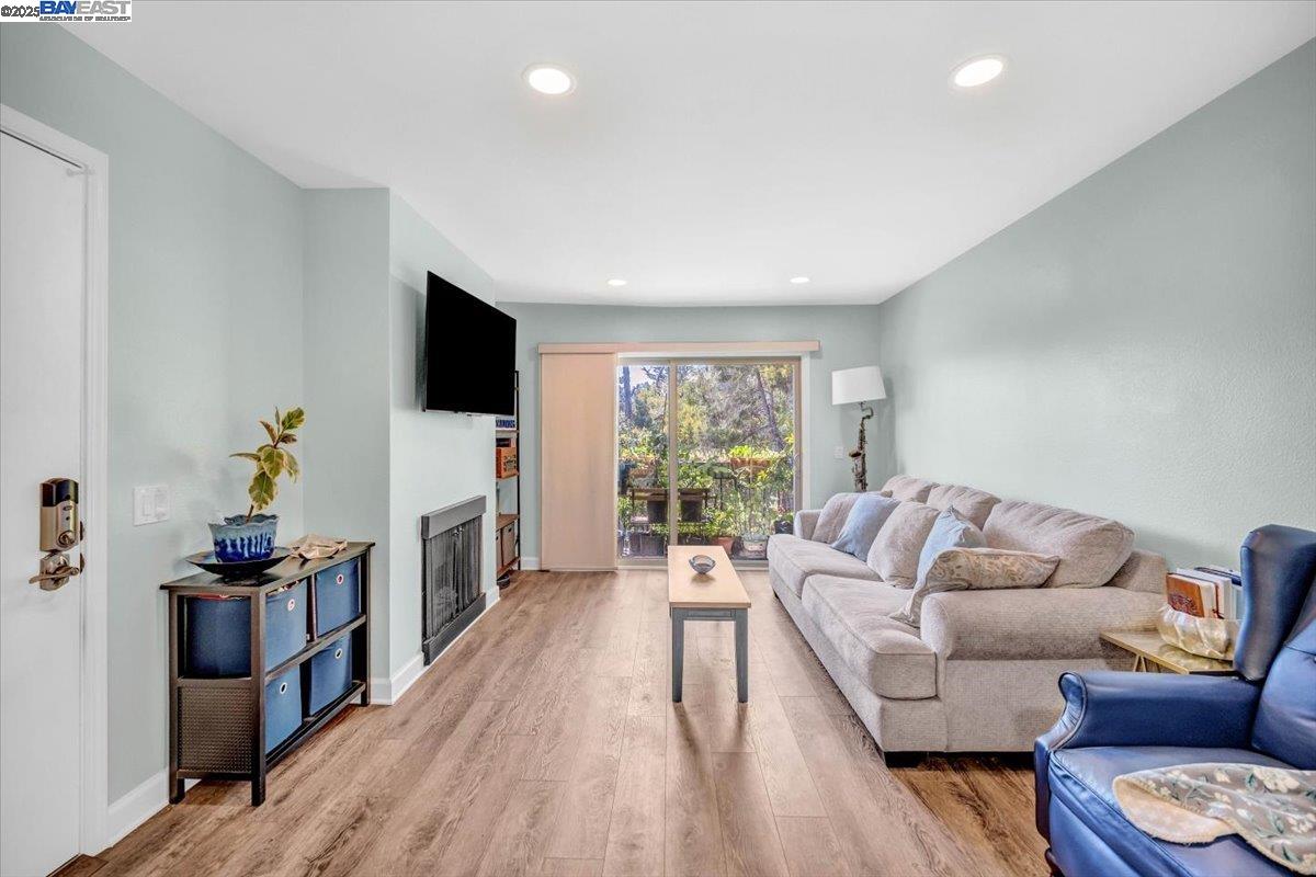 Detail Gallery Image 13 of 22 For 4206 Golden Oaks Ln, Monterey,  CA 93940 - 1 Beds | 1 Baths