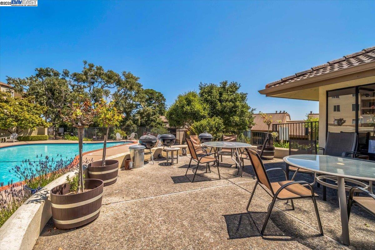 Detail Gallery Image 20 of 22 For 4206 Golden Oaks Ln, Monterey,  CA 93940 - 1 Beds | 1 Baths