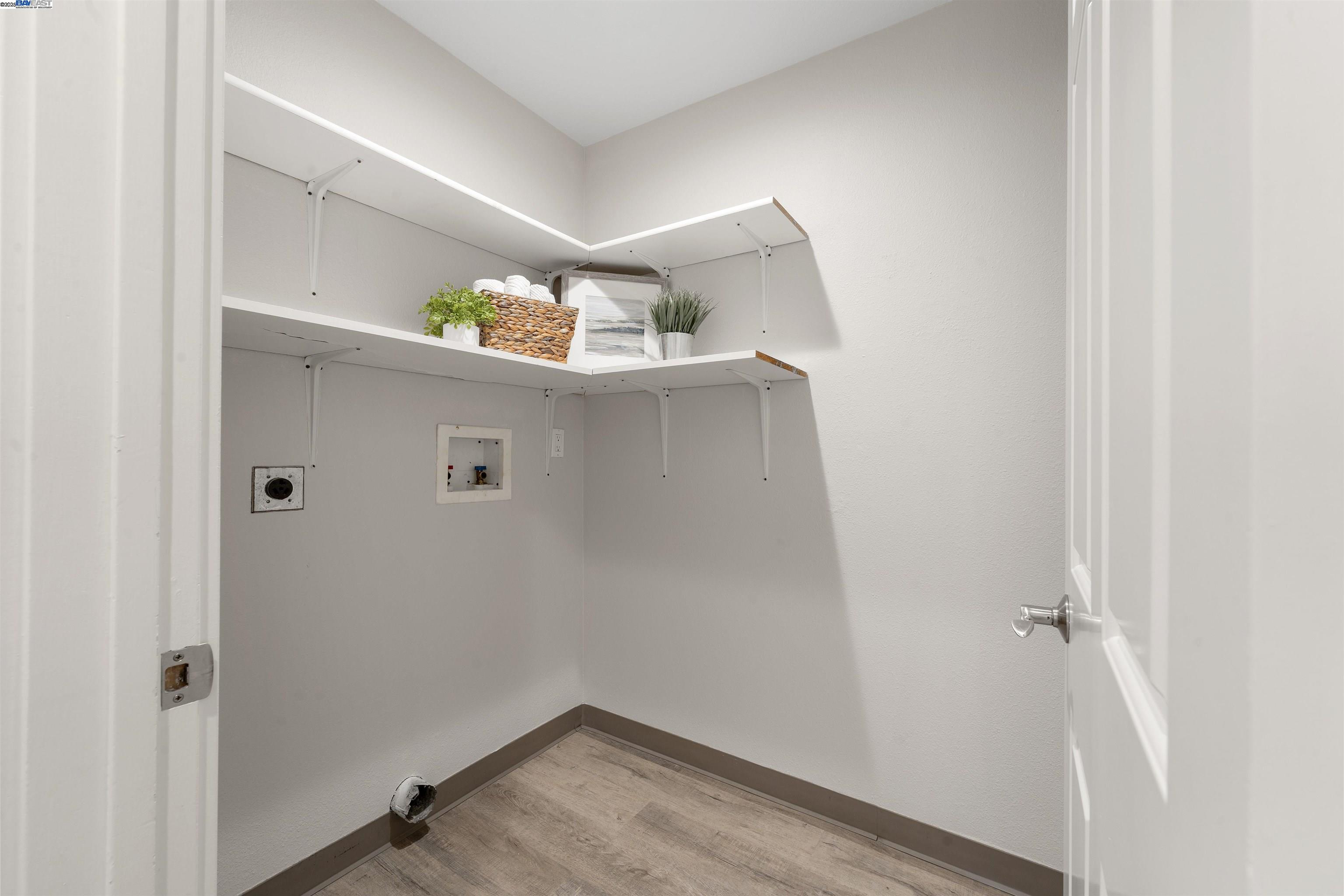 Detail Gallery Image 13 of 25 For 236 Tomas Way, Pleasanton,  CA 94566 - 3 Beds | 2 Baths
