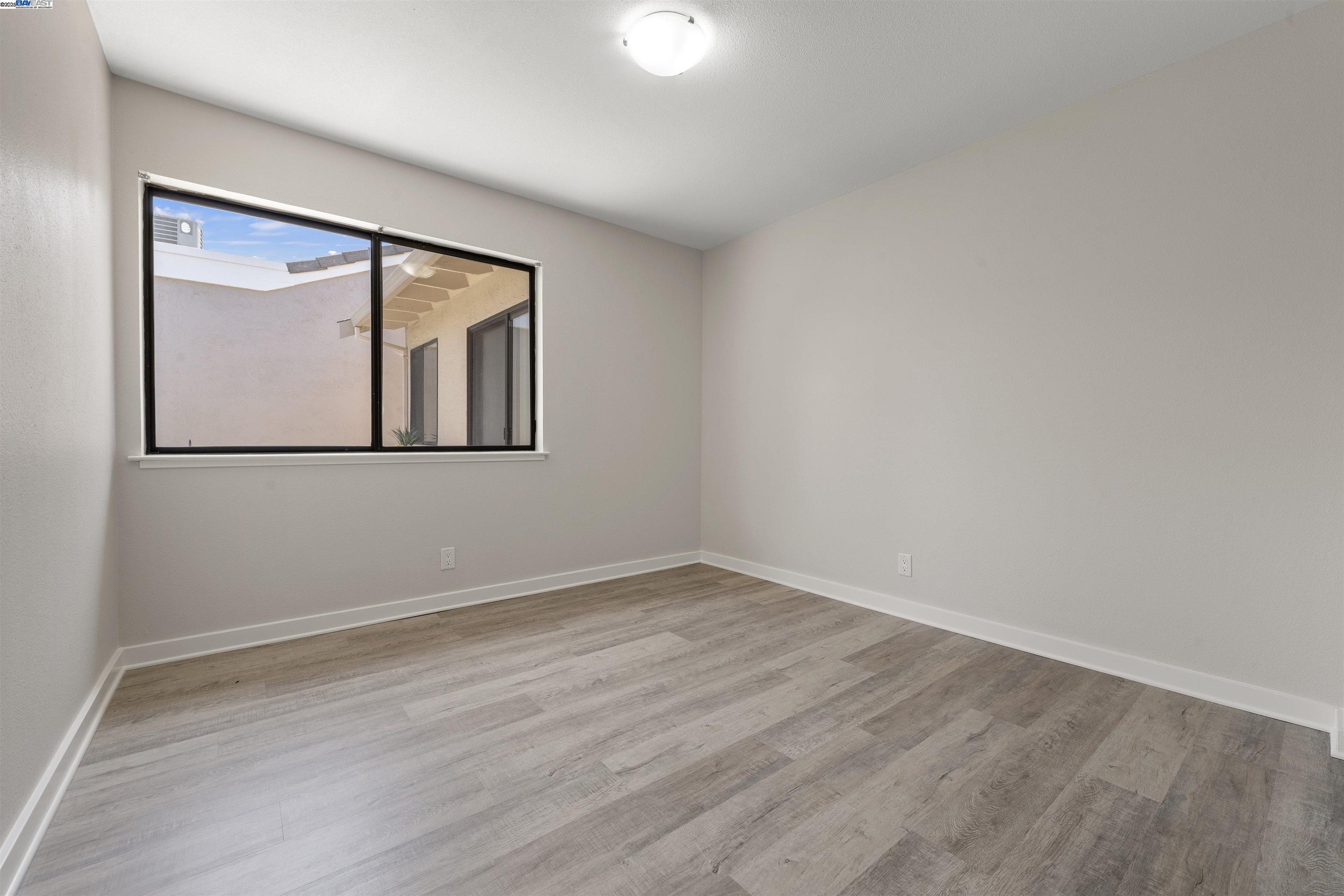 Detail Gallery Image 14 of 25 For 236 Tomas Way, Pleasanton,  CA 94566 - 3 Beds | 2 Baths