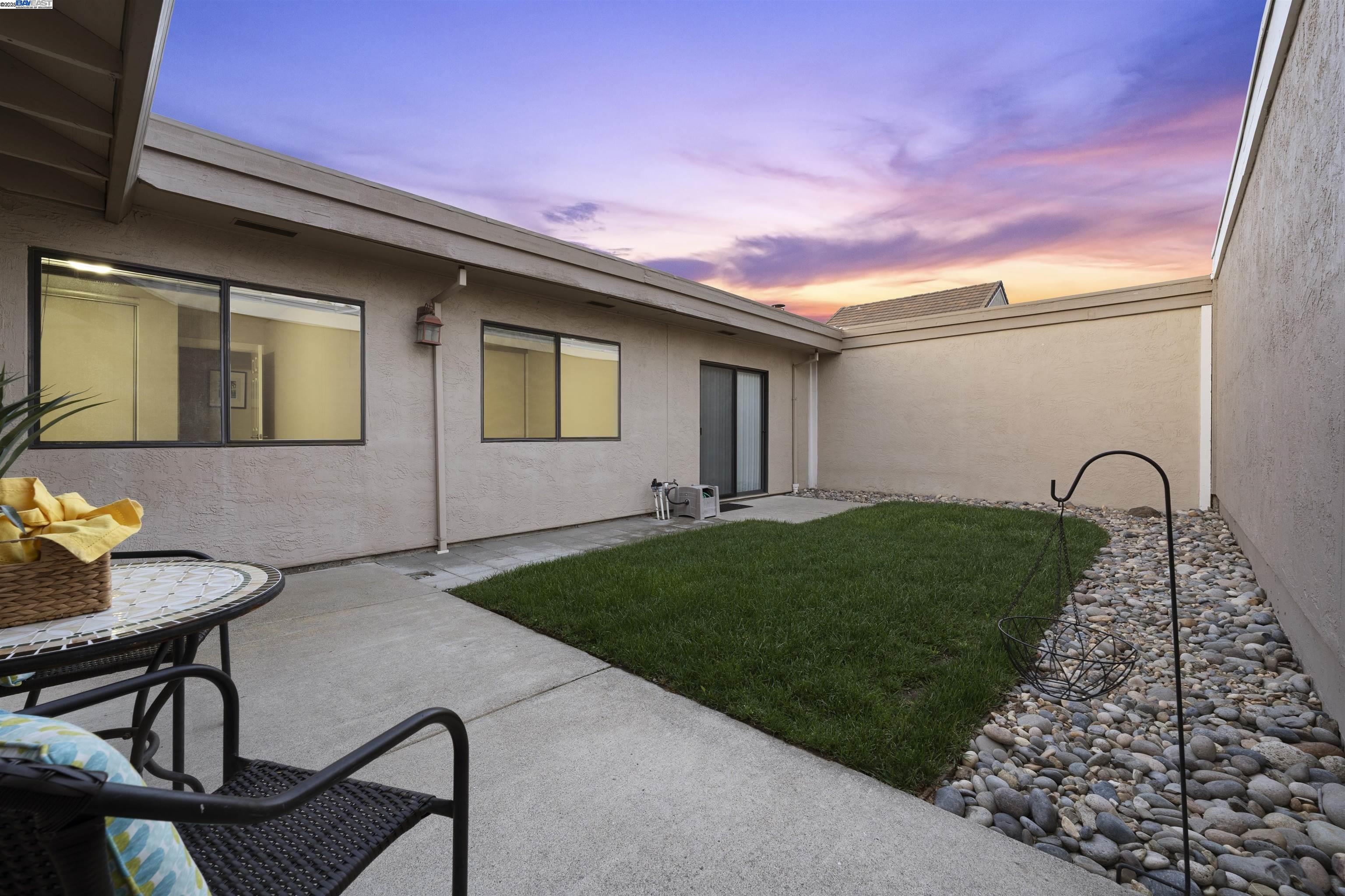 Detail Gallery Image 19 of 25 For 236 Tomas Way, Pleasanton,  CA 94566 - 3 Beds | 2 Baths