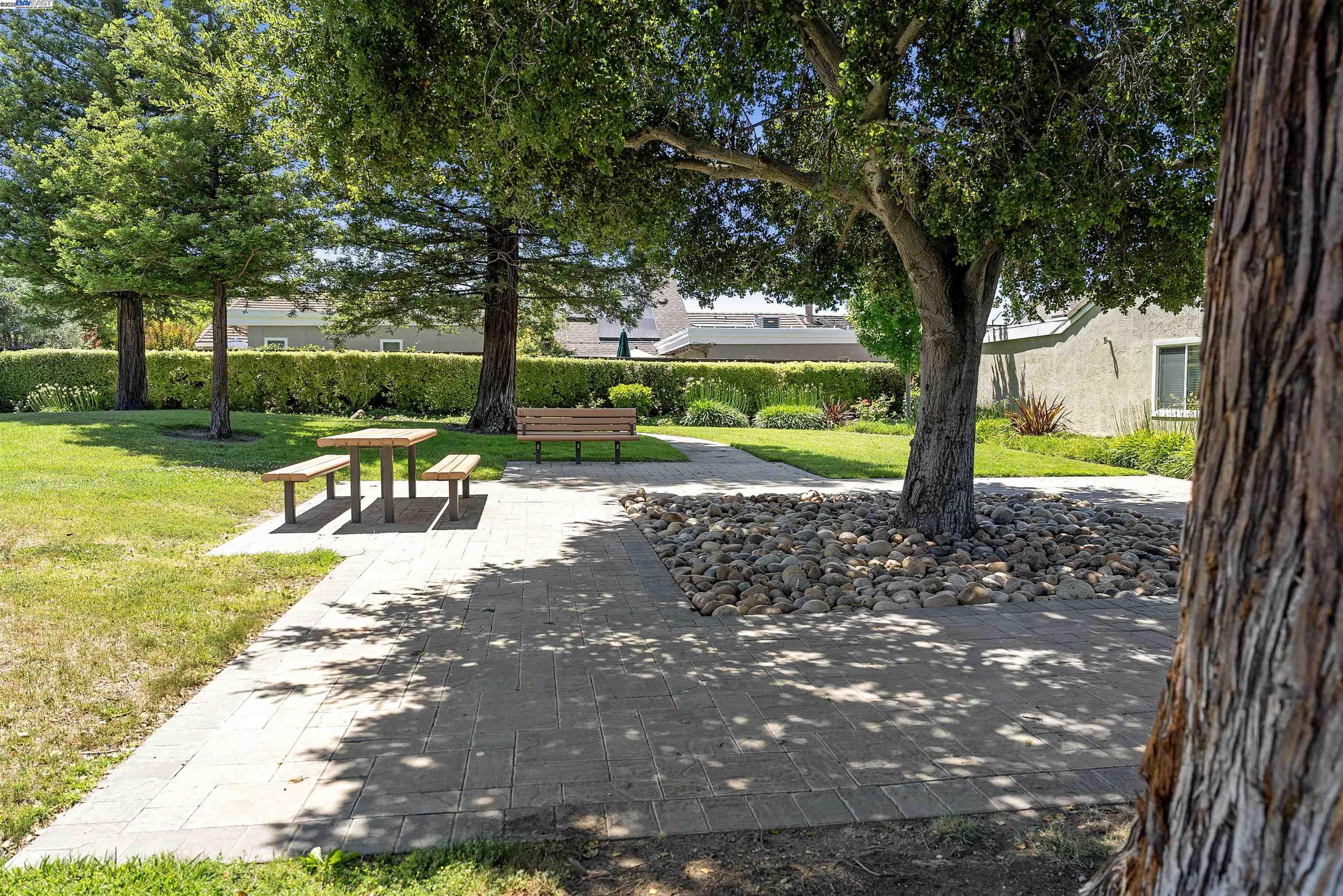 Detail Gallery Image 22 of 25 For 236 Tomas Way, Pleasanton,  CA 94566 - 3 Beds | 2 Baths