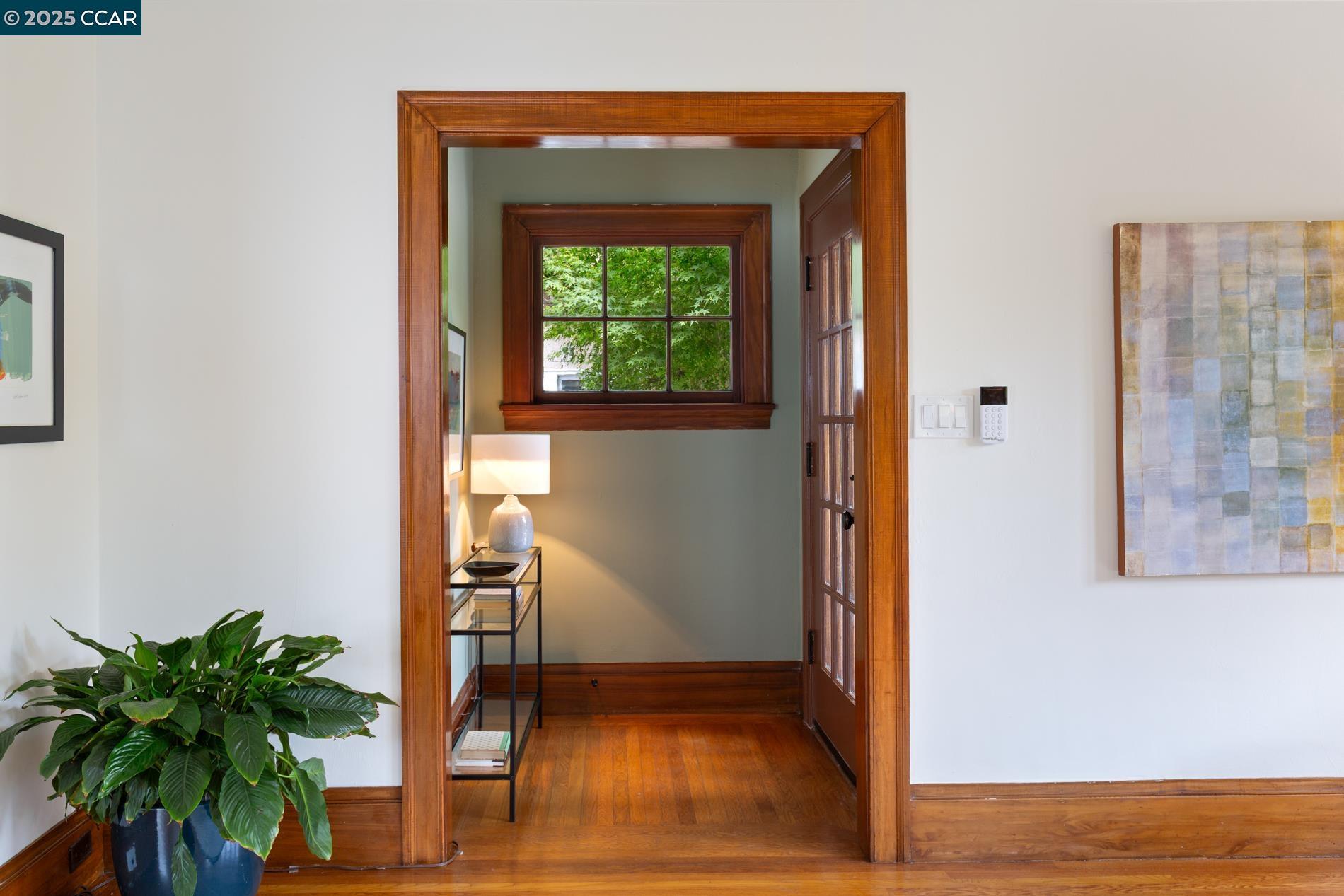 Detail Gallery Image 12 of 40 For 1906 Pacific Ave, Alameda,  CA 94501 - 2 Beds | 1 Baths