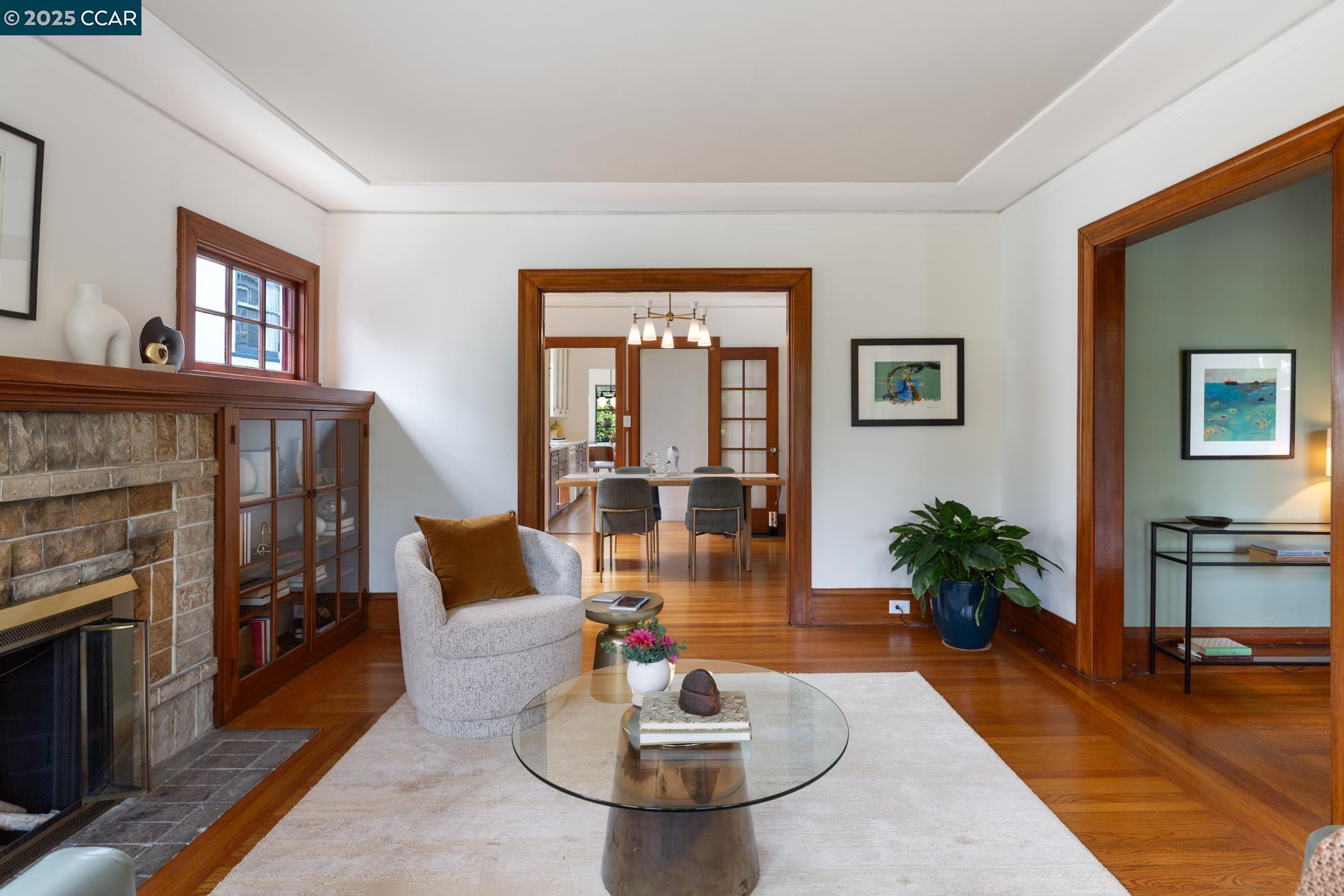 Detail Gallery Image 13 of 40 For 1906 Pacific Ave, Alameda,  CA 94501 - 2 Beds | 1 Baths