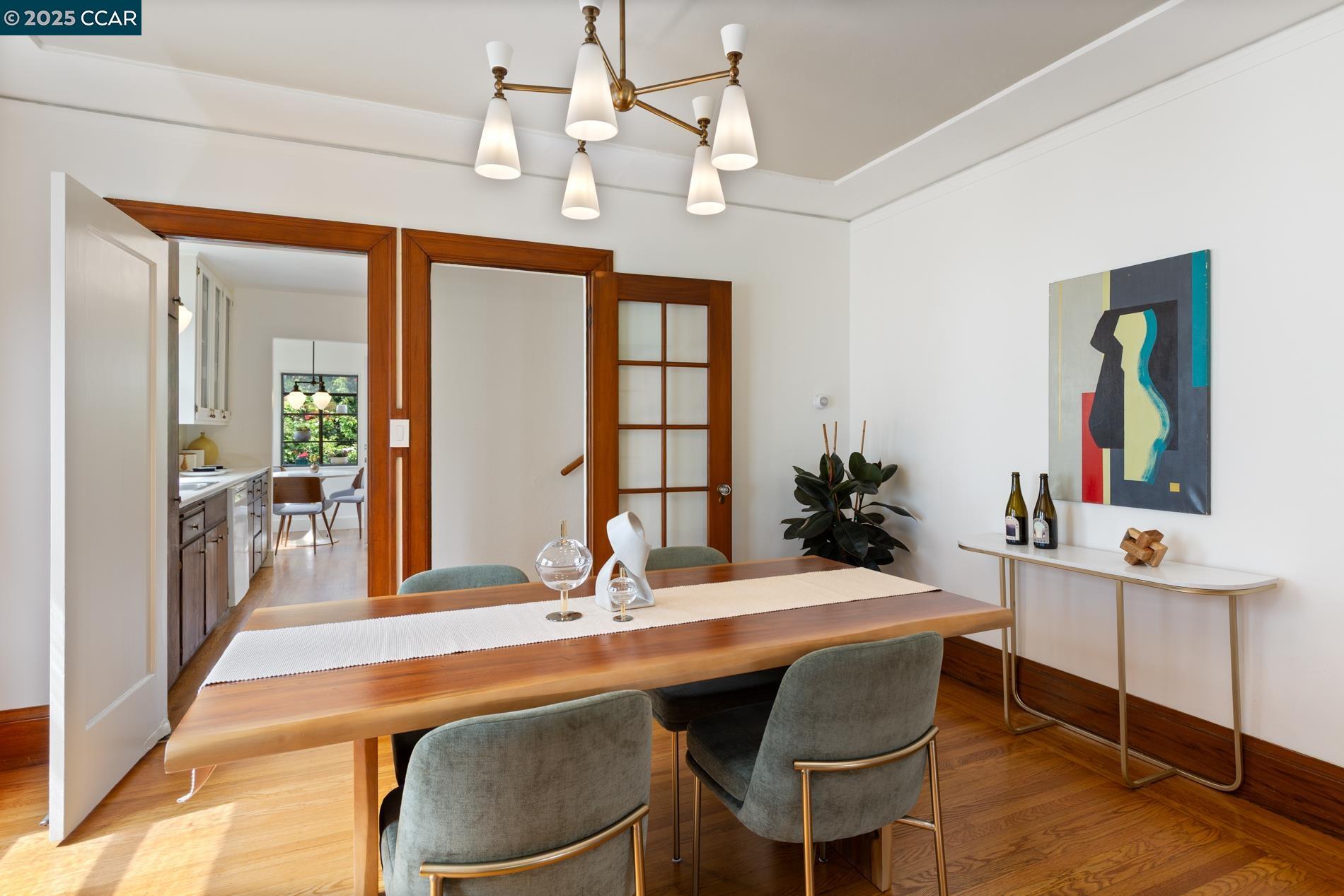 Detail Gallery Image 14 of 40 For 1906 Pacific Ave, Alameda,  CA 94501 - 2 Beds | 1 Baths