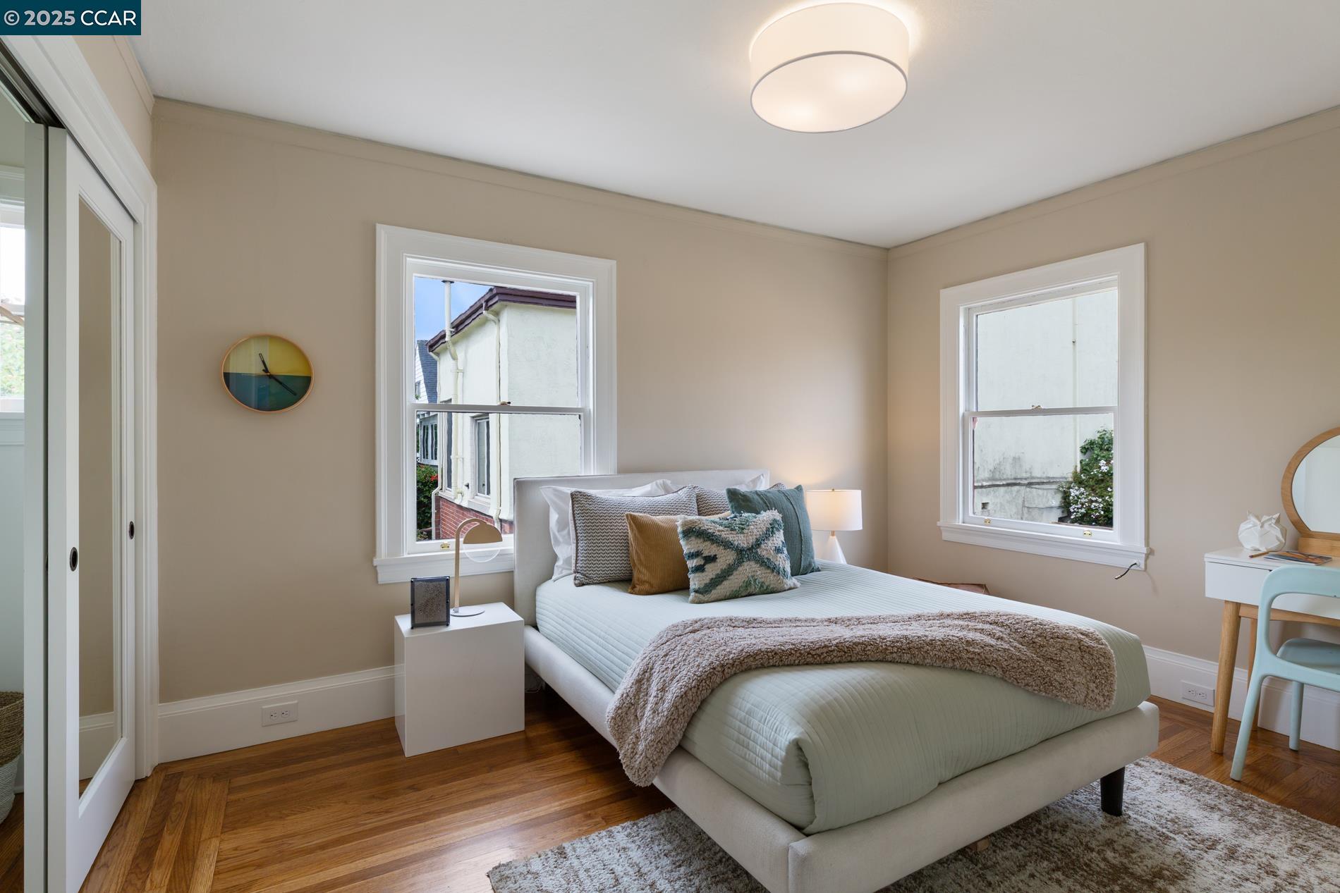 Detail Gallery Image 32 of 40 For 1906 Pacific Ave, Alameda,  CA 94501 - 2 Beds | 1 Baths