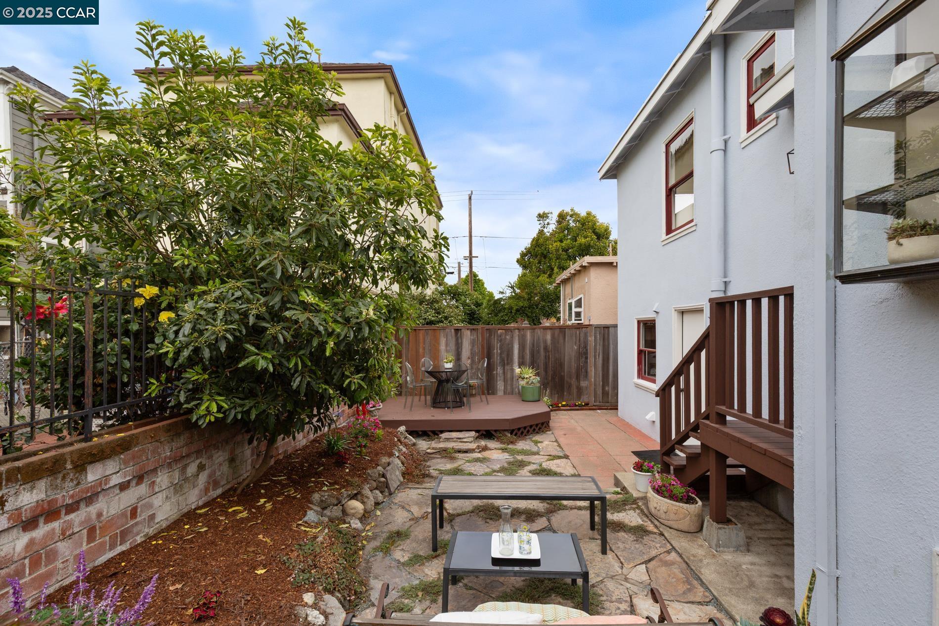 Detail Gallery Image 37 of 40 For 1906 Pacific Ave, Alameda,  CA 94501 - 2 Beds | 1 Baths