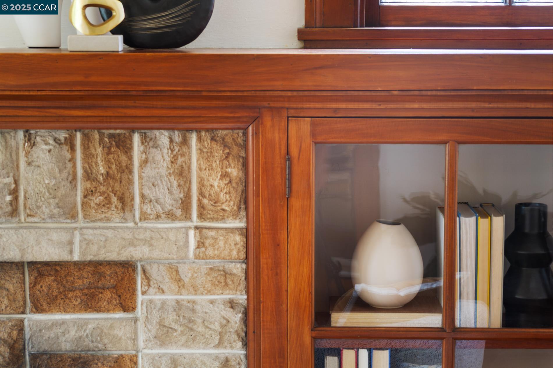 Detail Gallery Image 7 of 40 For 1906 Pacific Ave, Alameda,  CA 94501 - 2 Beds | 1 Baths