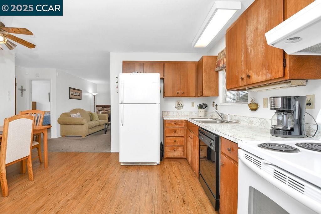 Detail Gallery Image 9 of 33 For 1371 7th St, Rodeo,  CA 94572 - 3 Beds | 2 Baths