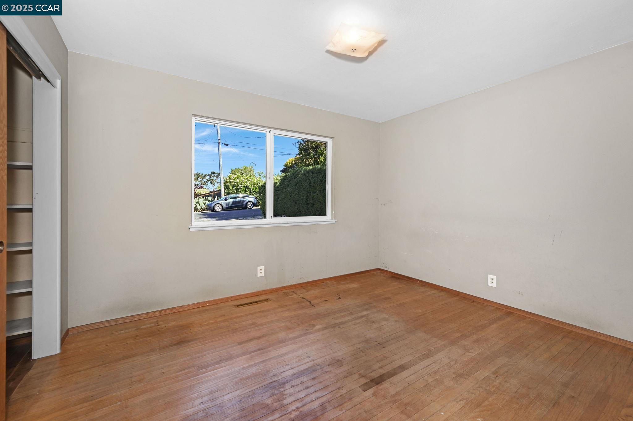 Detail Gallery Image 15 of 28 For 5 Dickenson Dr, Moraga,  CA 94556 - 4 Beds | 2 Baths