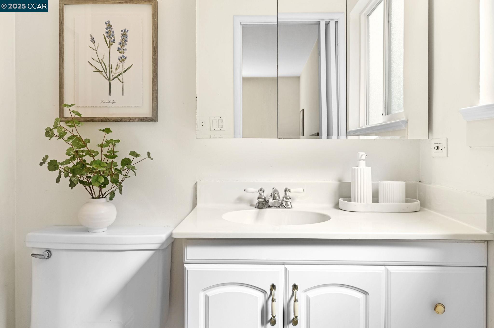 Detail Gallery Image 19 of 28 For 5 Dickenson Dr, Moraga,  CA 94556 - 4 Beds | 2 Baths
