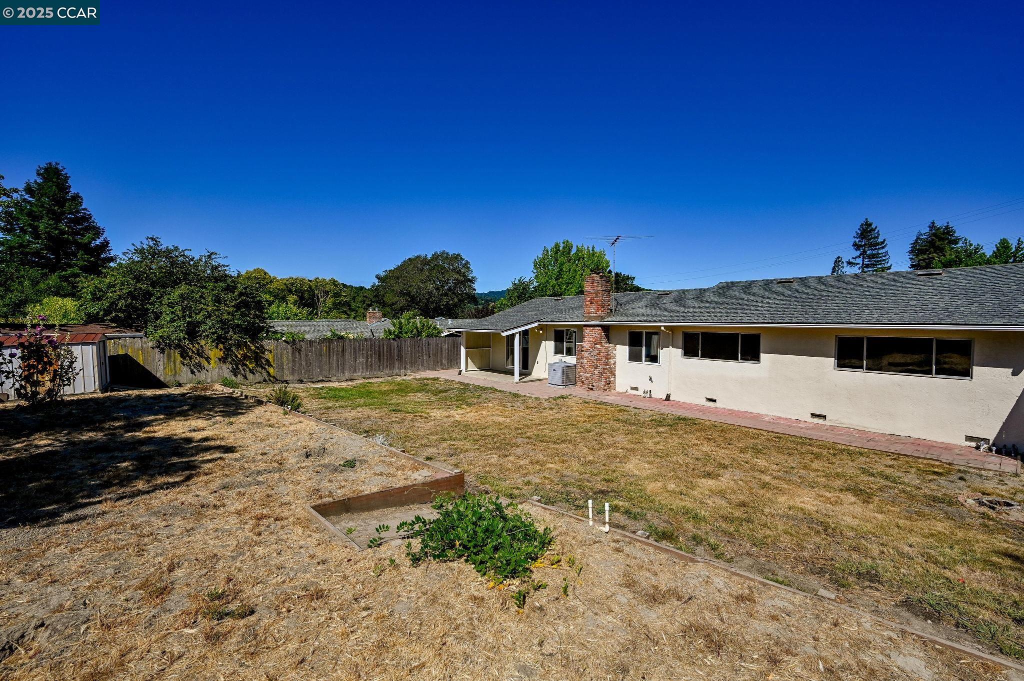 Detail Gallery Image 25 of 28 For 5 Dickenson Dr, Moraga,  CA 94556 - 4 Beds | 2 Baths