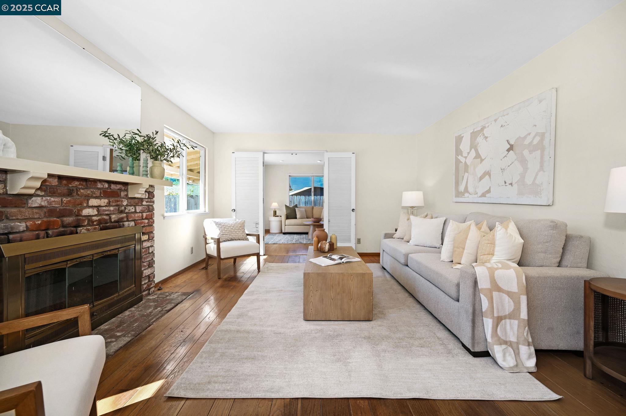 Detail Gallery Image 5 of 28 For 5 Dickenson Dr, Moraga,  CA 94556 - 4 Beds | 2 Baths