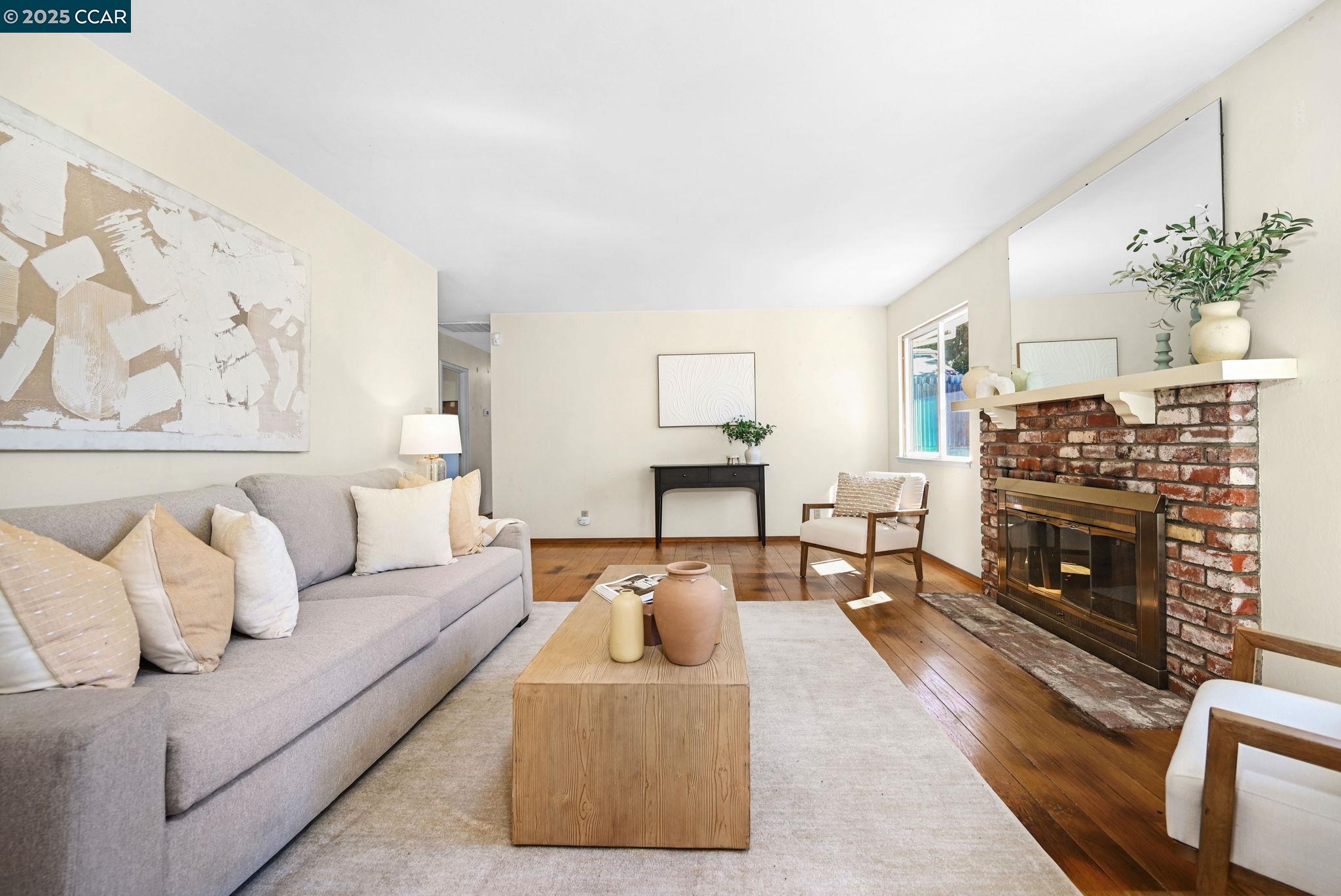 Detail Gallery Image 6 of 28 For 5 Dickenson Dr, Moraga,  CA 94556 - 4 Beds | 2 Baths