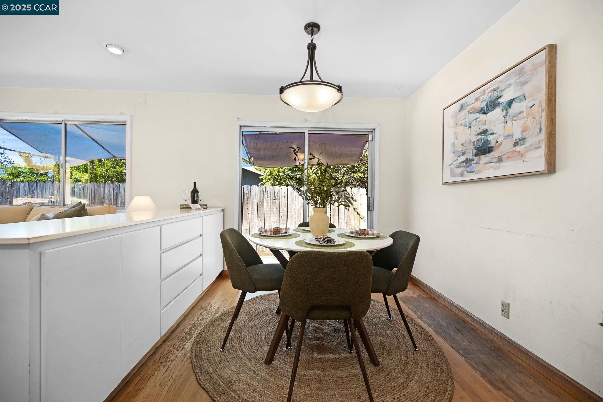 Detail Gallery Image 9 of 28 For 5 Dickenson Dr, Moraga,  CA 94556 - 4 Beds | 2 Baths