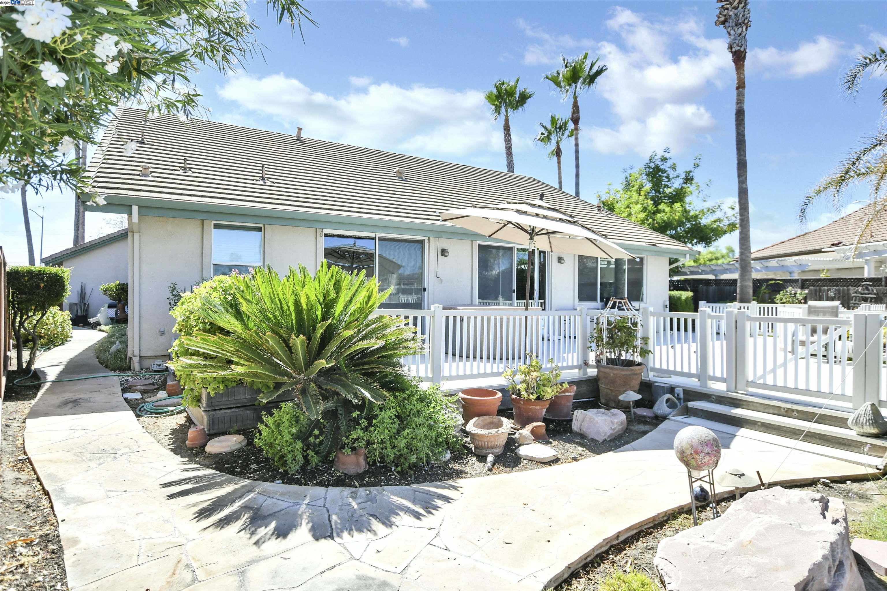 Detail Gallery Image 5 of 42 For 1989 Newport Dr, Discovery Bay,  CA 94505 - 3 Beds | 2 Baths