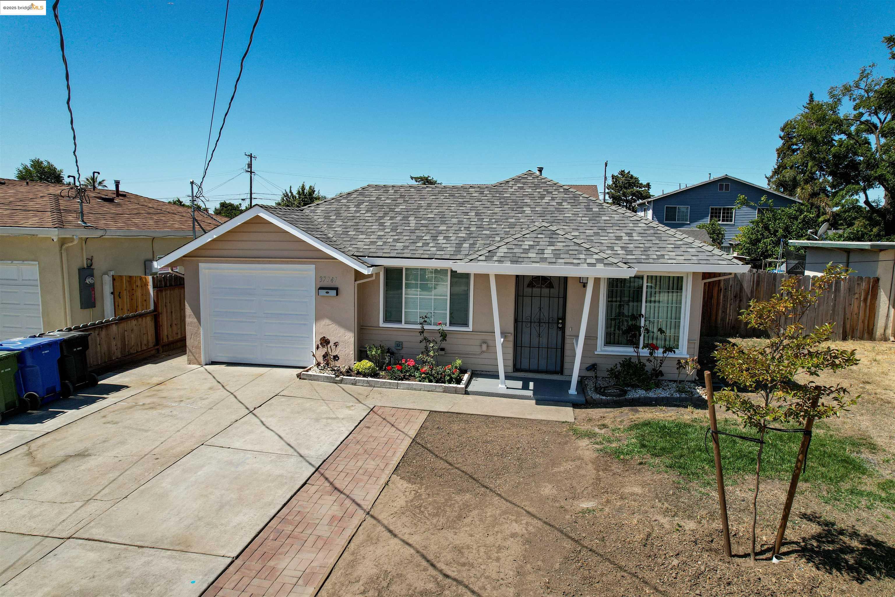 Detail Gallery Image 3 of 27 For 37141 Dondero Way, Fremont,  CA 94536 - 3 Beds | 2 Baths