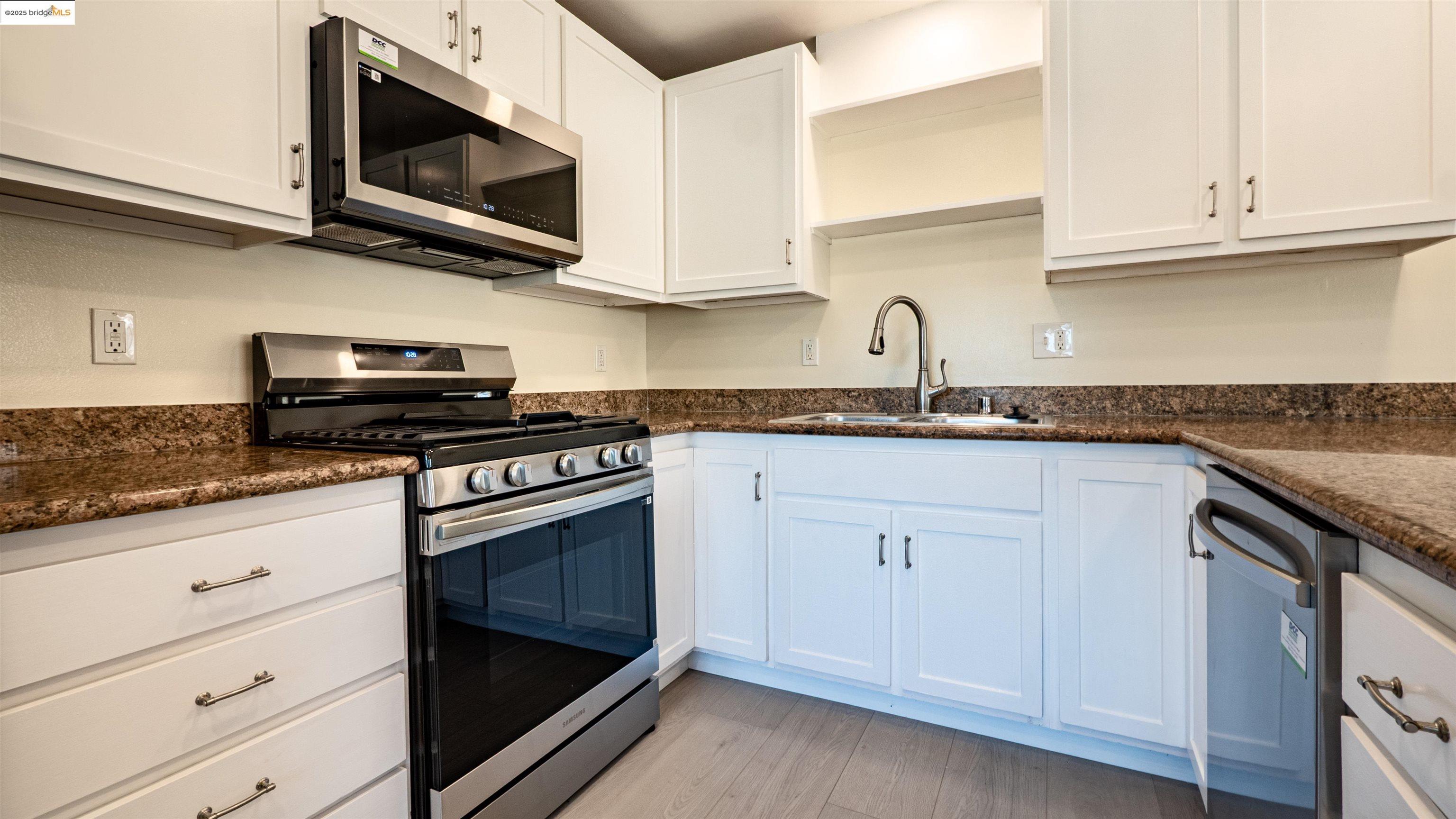 Detail Gallery Image 7 of 27 For 37141 Dondero Way, Fremont,  CA 94536 - 3 Beds | 2 Baths
