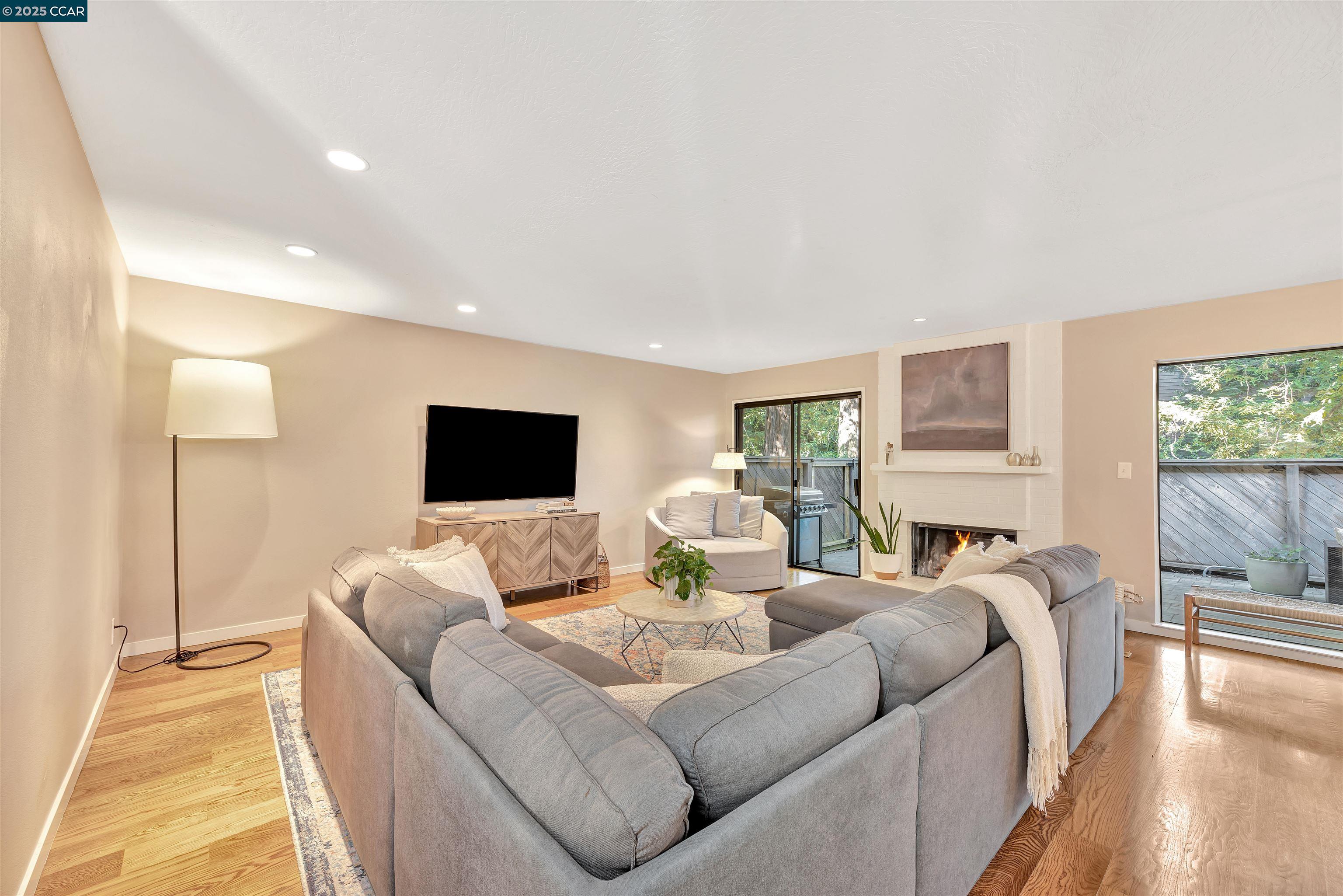 Photo #2: 41104275 Listing 