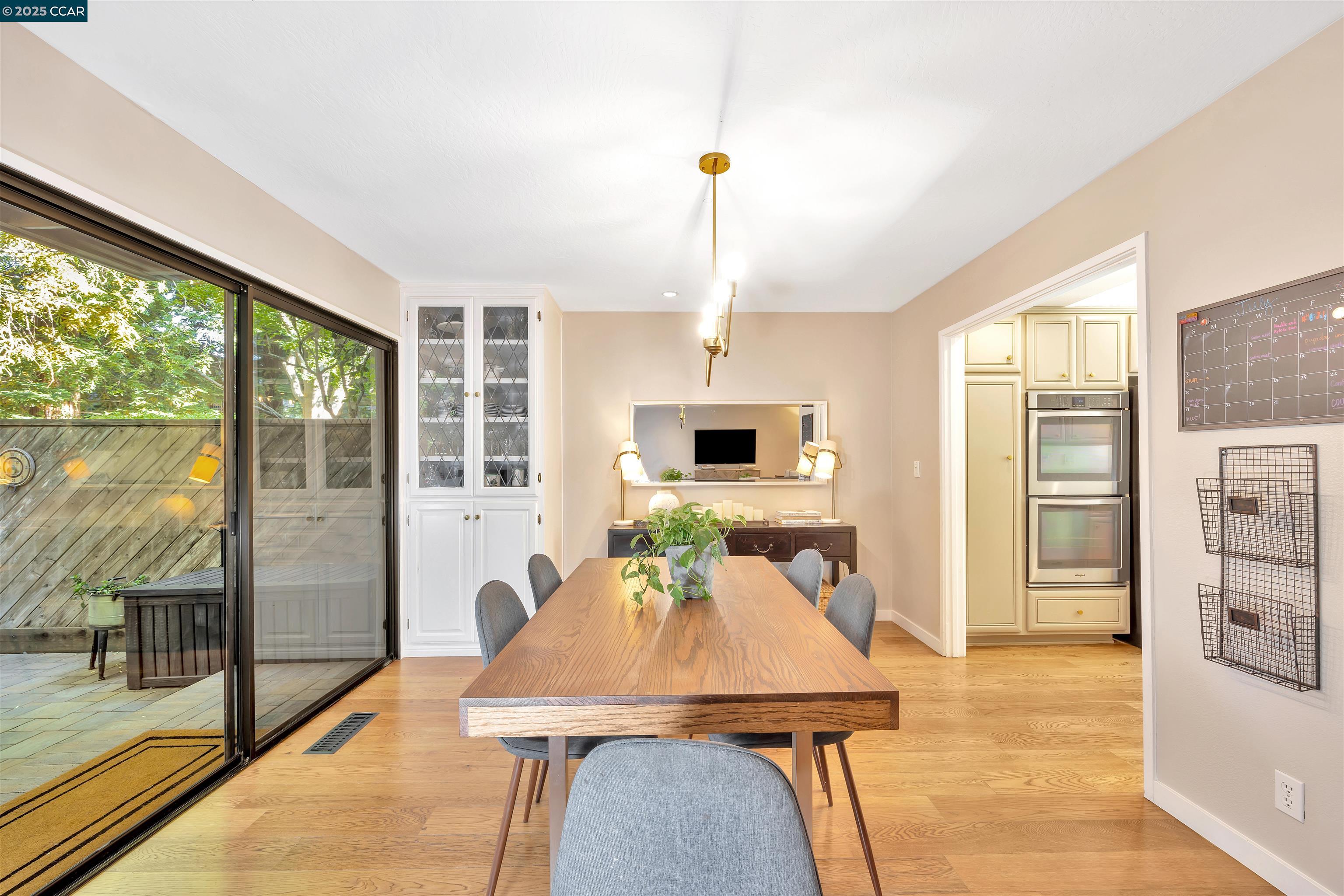 Photo #5: 41104275 Listing 