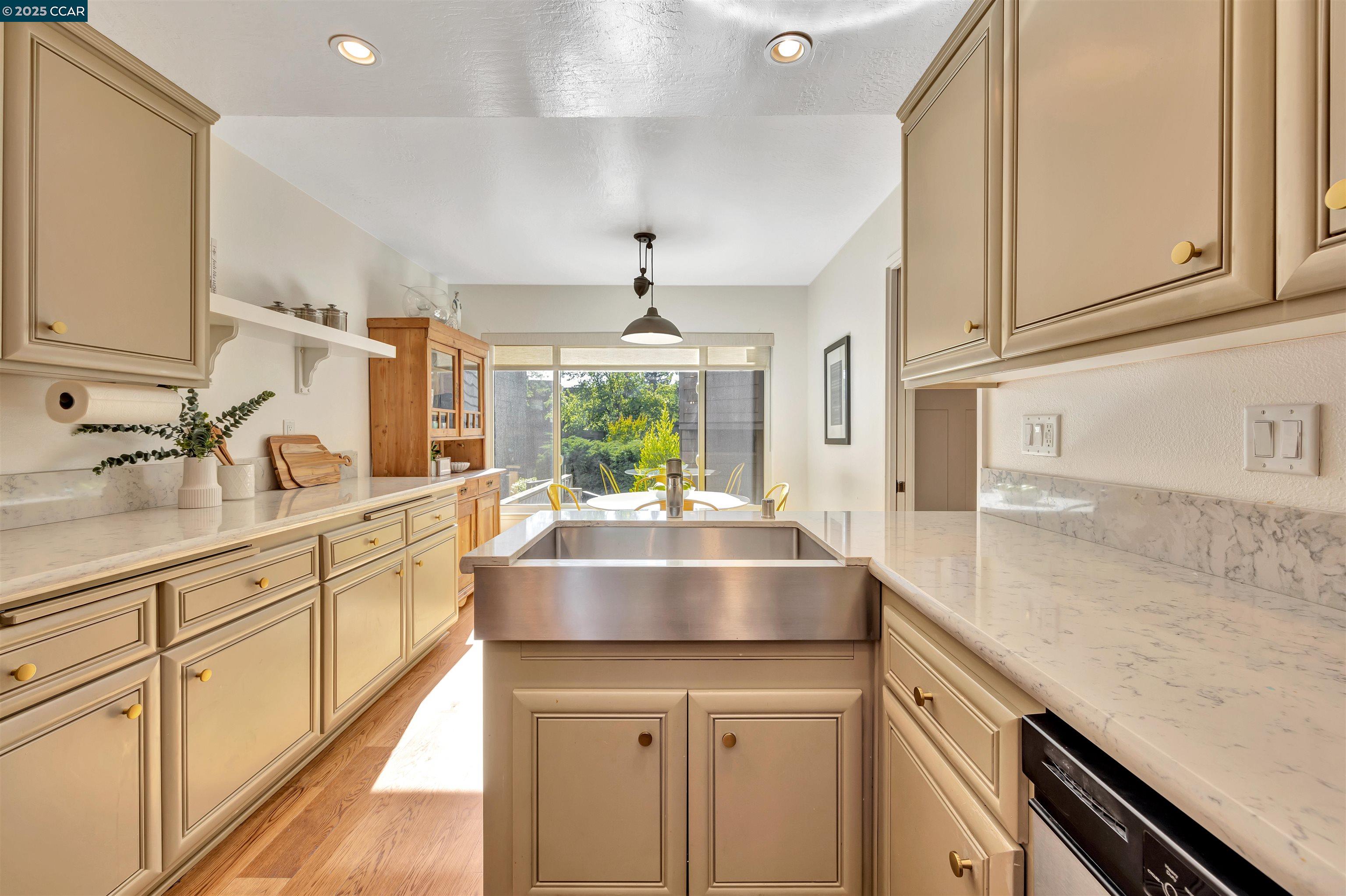 Photo #7: 41104275 Listing: Photo #7