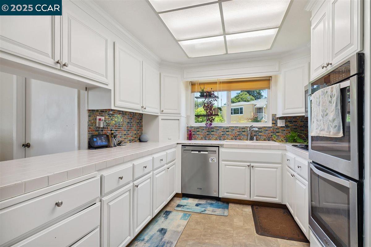 Detail Gallery Image 14 of 34 For 3355 Glendora Dr, Martinez,  CA 94553 - 4 Beds | 2 Baths