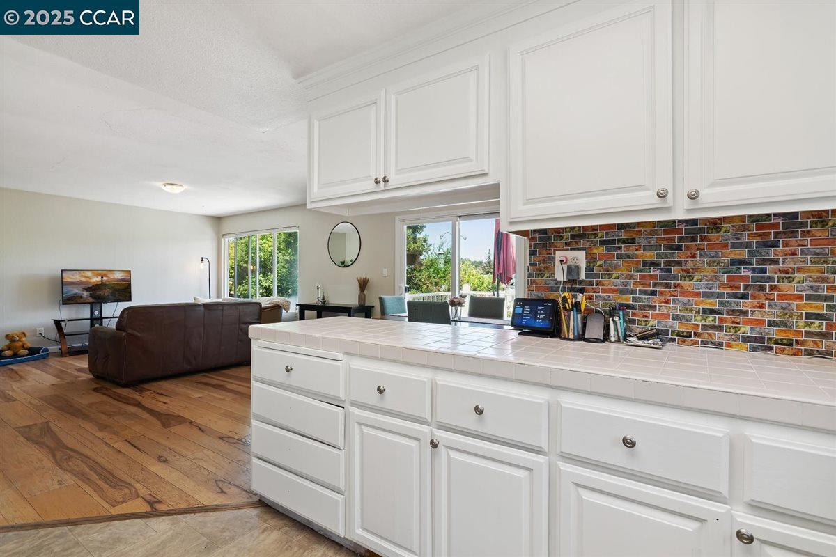 Detail Gallery Image 16 of 34 For 3355 Glendora Dr, Martinez,  CA 94553 - 4 Beds | 2 Baths