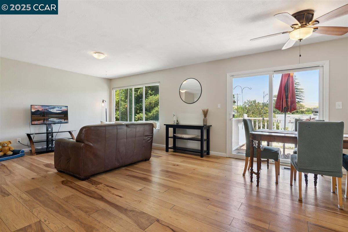 Detail Gallery Image 17 of 34 For 3355 Glendora Dr, Martinez,  CA 94553 - 4 Beds | 2 Baths