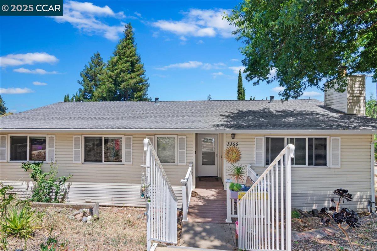 Detail Gallery Image 3 of 34 For 3355 Glendora Dr, Martinez,  CA 94553 - 4 Beds | 2 Baths