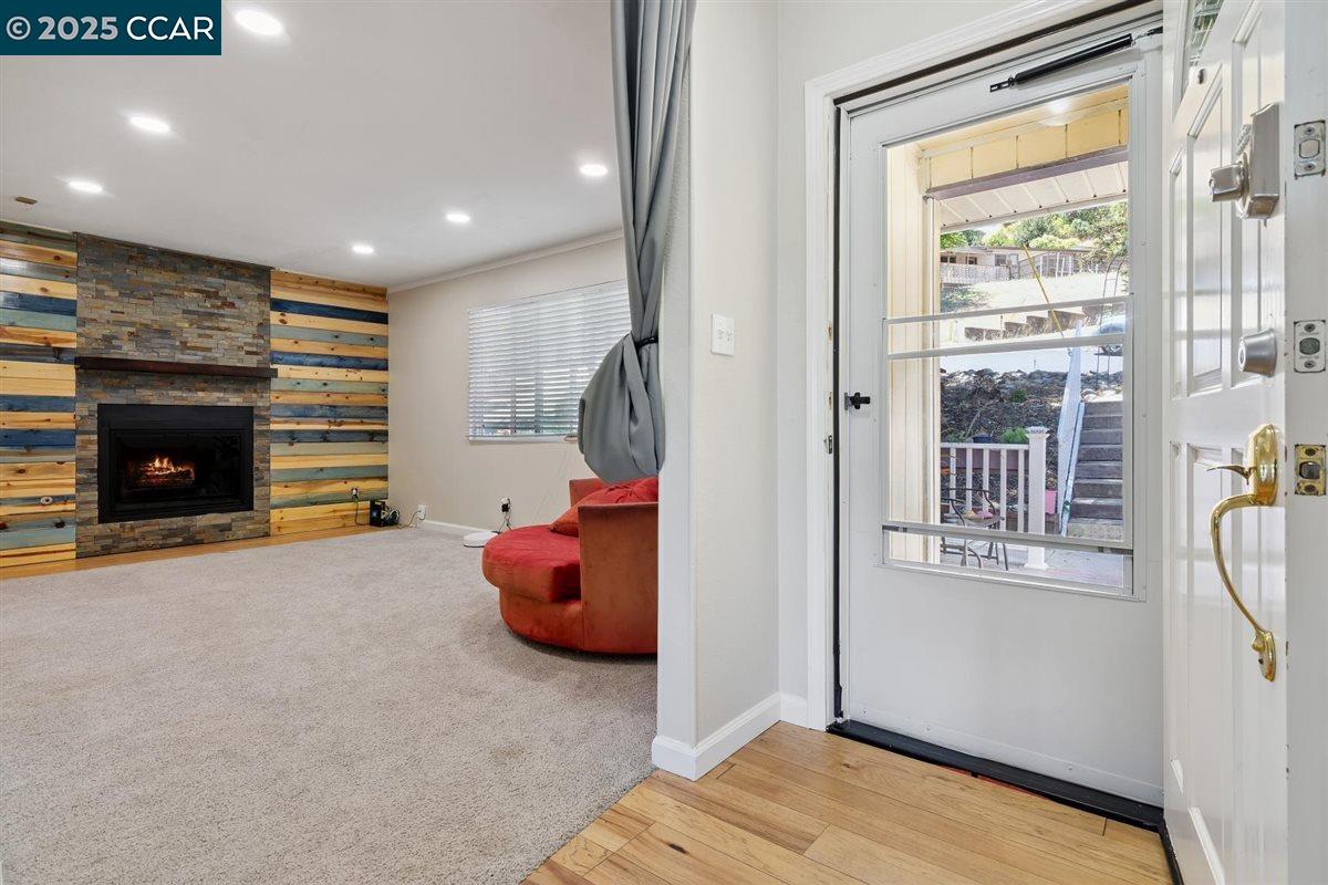 Detail Gallery Image 5 of 34 For 3355 Glendora Dr, Martinez,  CA 94553 - 4 Beds | 2 Baths