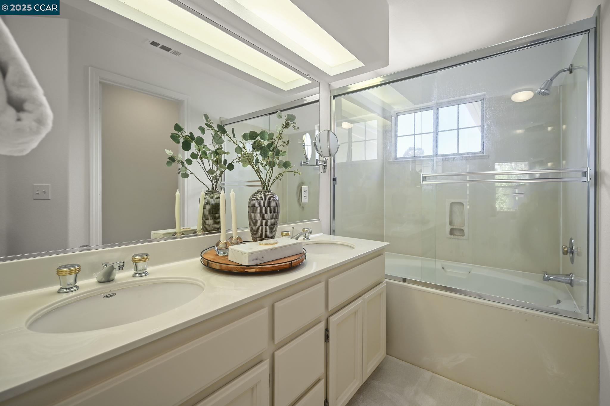 Detail Gallery Image 19 of 33 For 406 Orchard View Ave, Martinez,  CA 94553 - 3 Beds | 2/1 Baths